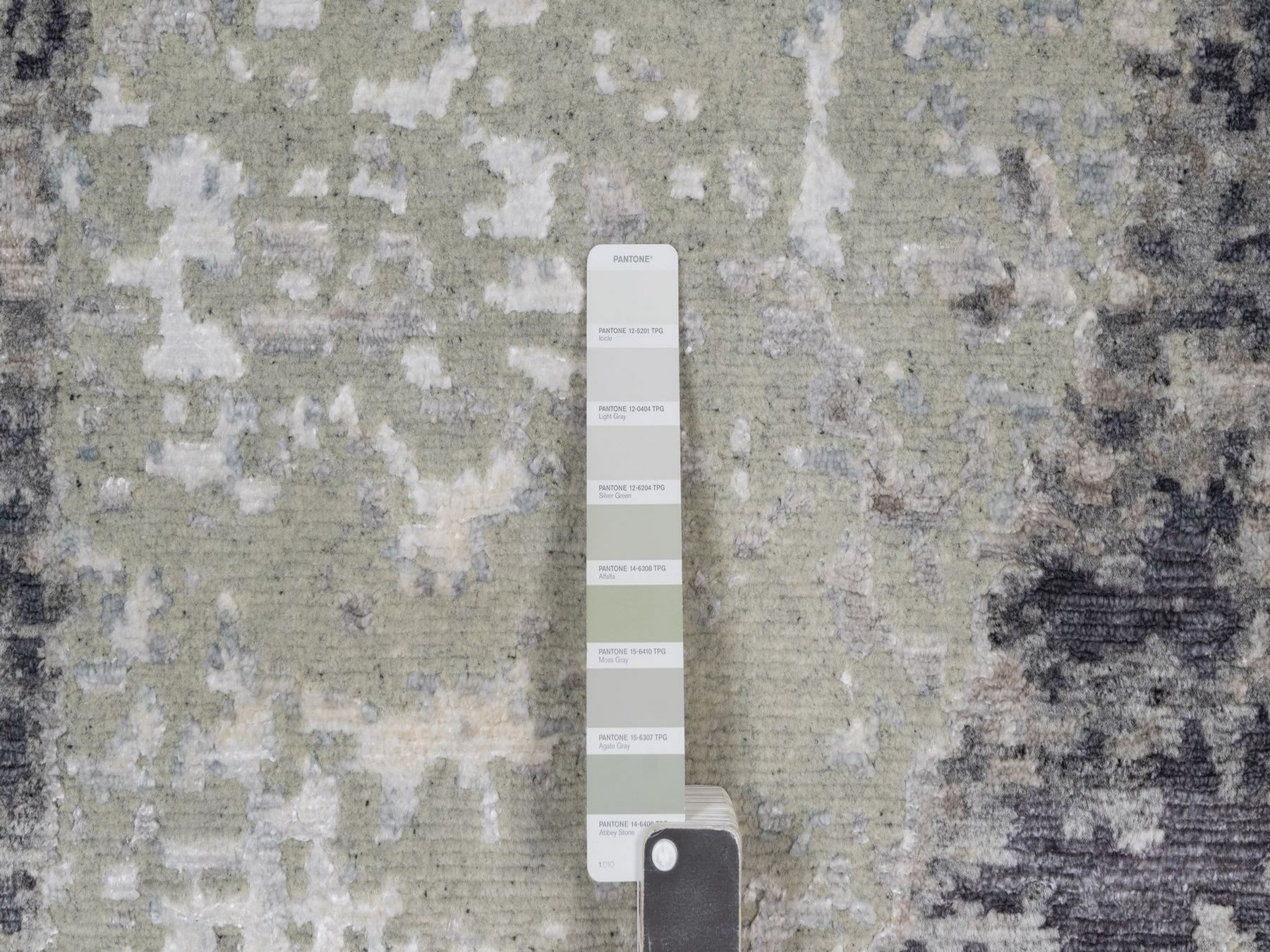 8'2"x10' Shades of Gray, Abstract Modern Design, Hand Knotted, 100% Wool, Oriental Rug HR91827 - Image 7