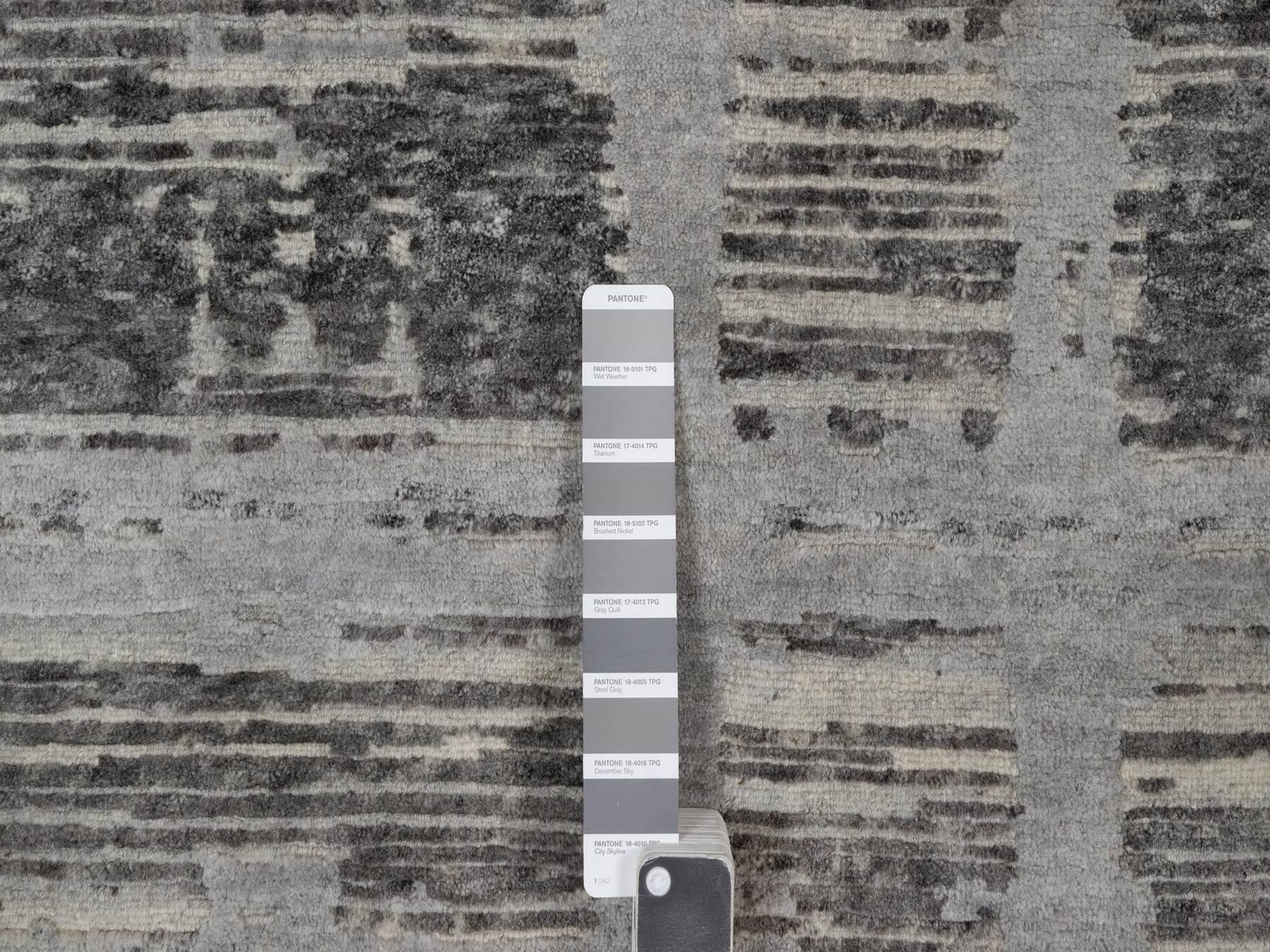 8'1"x10'2" Fossil Gray, Modern Criss Cross Erased Design, Hand Knotted, Hand Spun Undyed Natural Wool, Oriental Rug HR91847 - Image 7