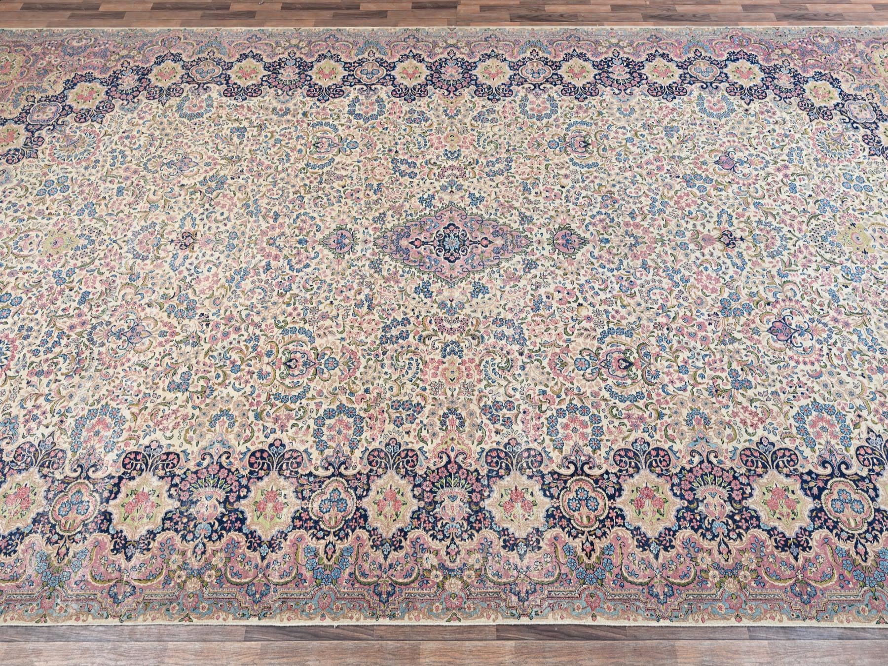 11'9"x23' Floral White, Vintage Persian Kerman, Good Condition, Clean and Soft, Even Wear, Long and Narrow, 100% Wool, Hand Knotted, XL, Oversized, Oriental Rug HR2046 - Image 4