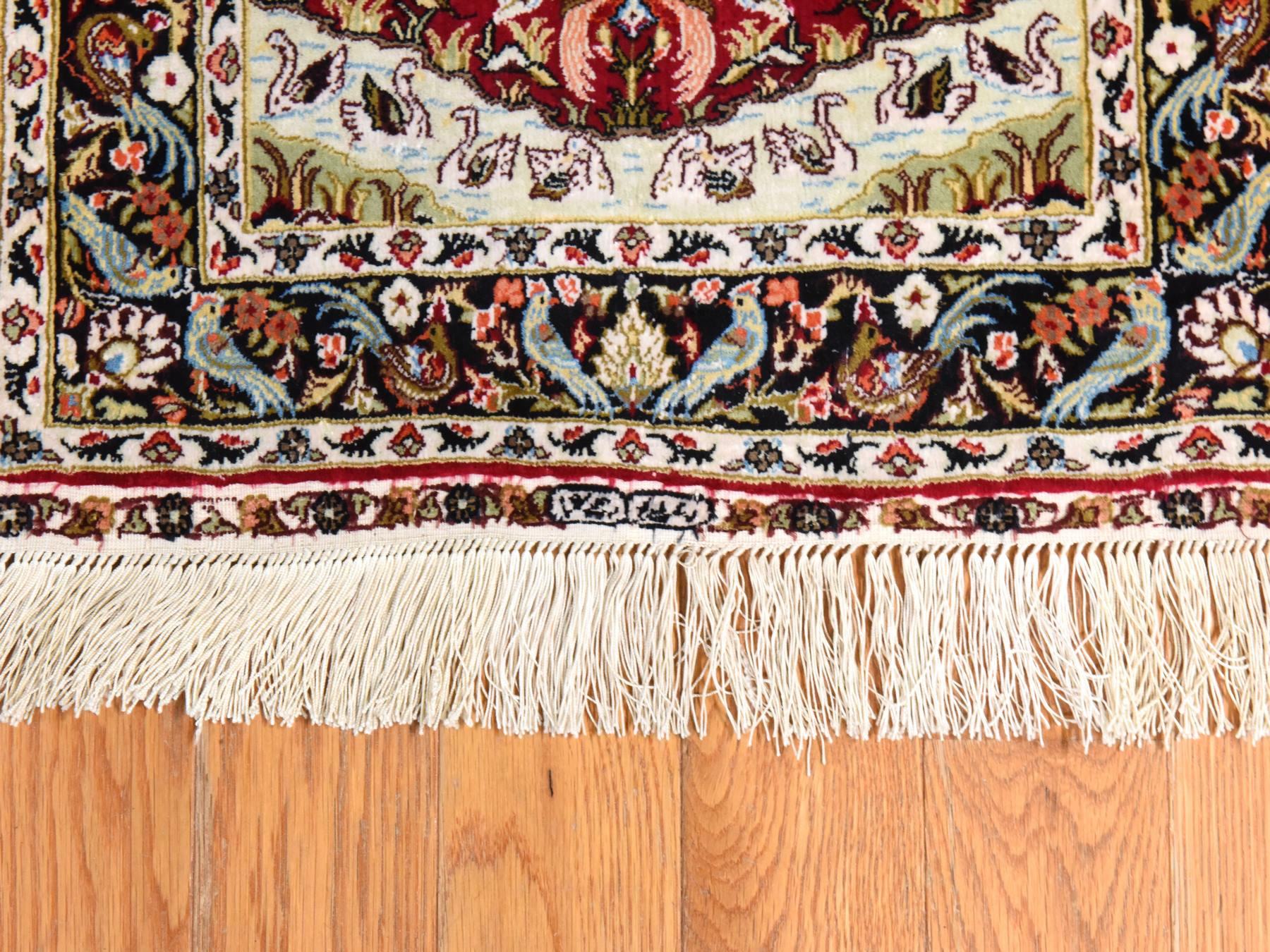 1'7"x2' Crimson Red, Super Fine Sino Persian, Pure Silk, 400 KPSI, Vase Design, Hand Knotted, Mat, Oriental Rug HR78511 - Image 5