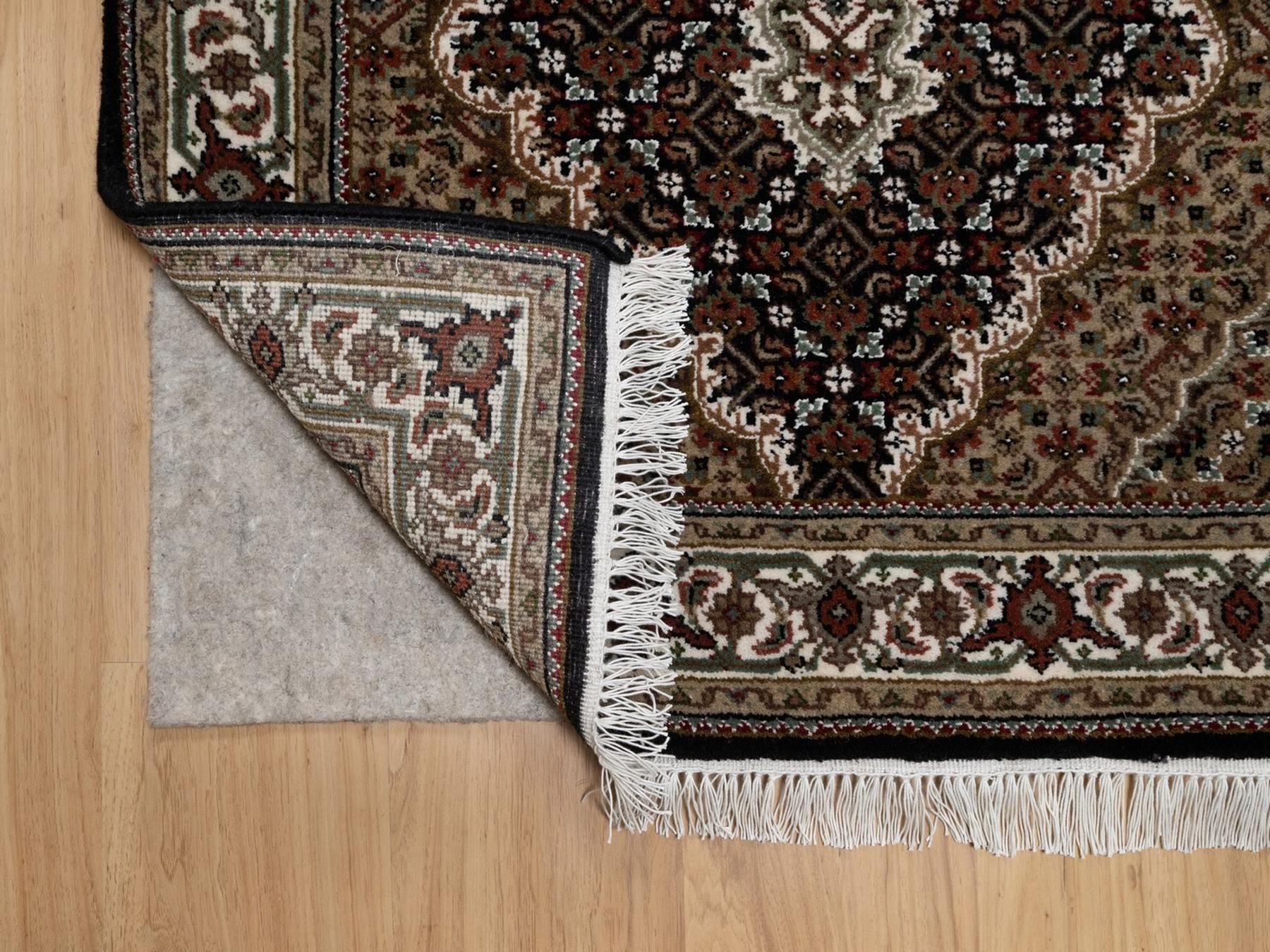 3'2"x5'4" Midnight Black, Tabriz Mahi with Fish Medallion Design, Hand Knotted, 100% Wool, 175 KPSI, Oriental Rug HR91965 - Image 3