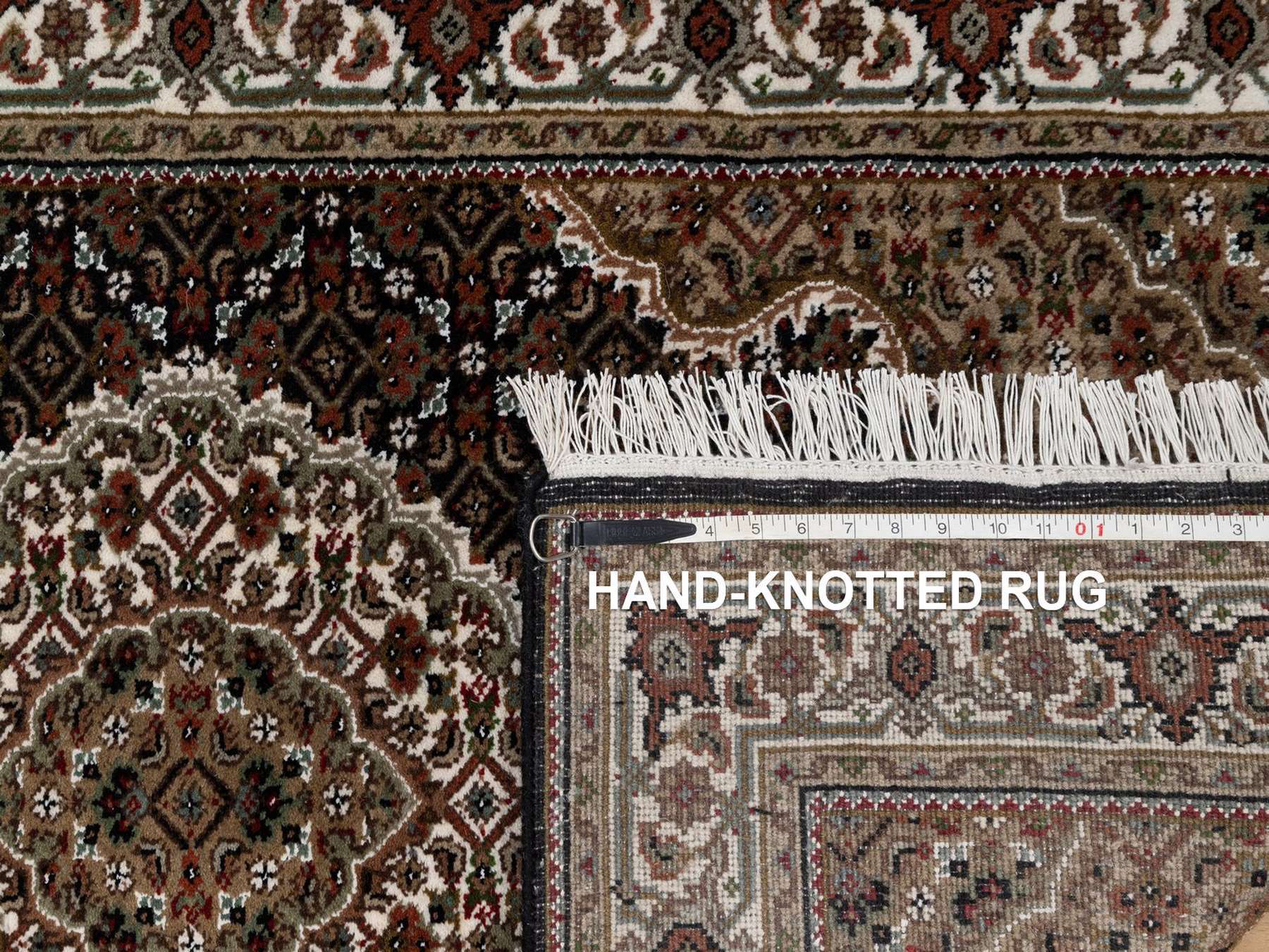 3'2"x5'4" Midnight Black, Tabriz Mahi with Fish Medallion Design, Hand Knotted, 100% Wool, 175 KPSI, Oriental Rug HR91965 - Image 8