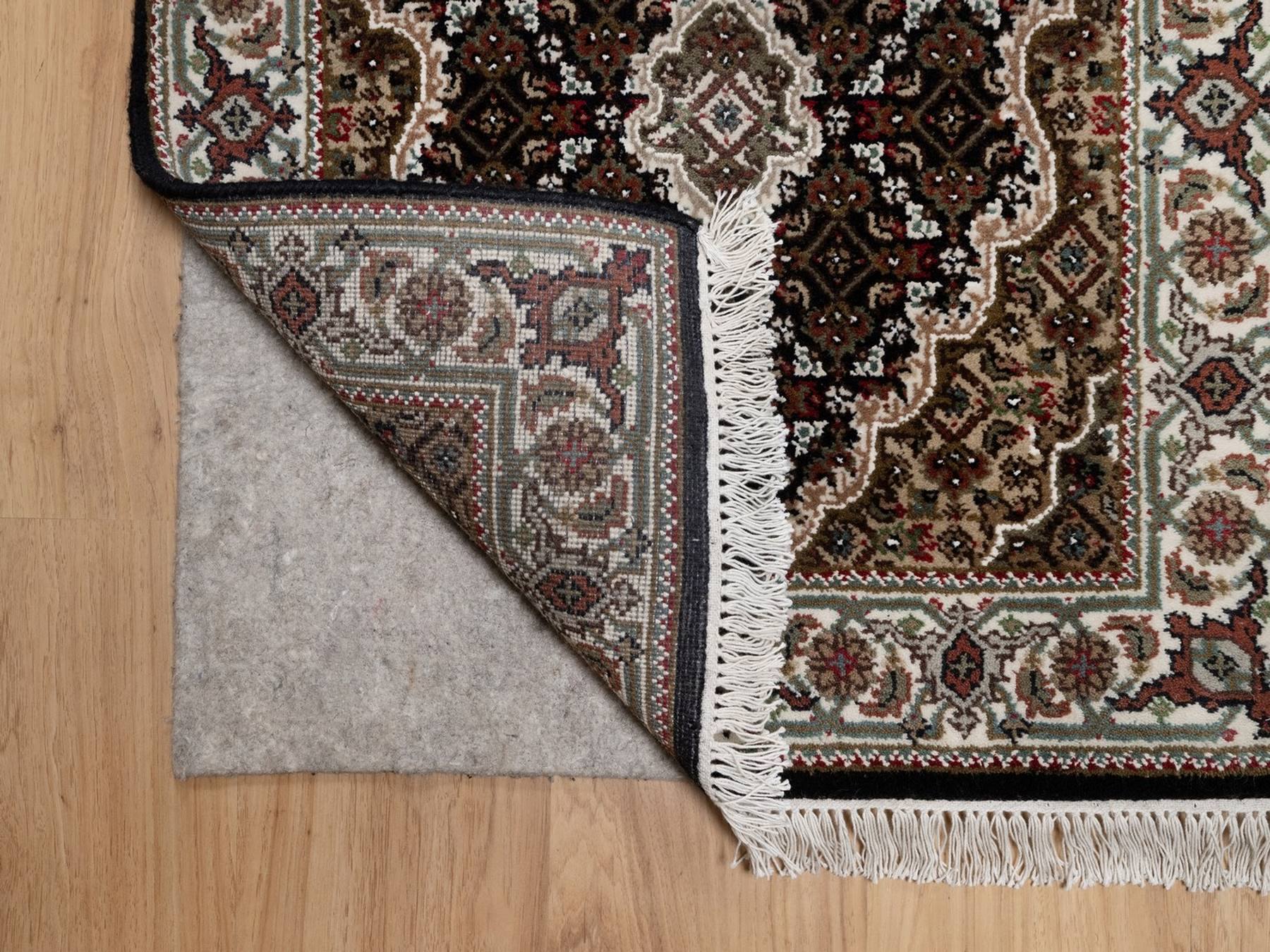 2'4"x4'9" Midnight Black, Tabriz Mahi with Fish Medallion Design, 100% Wool, Hand Knotted, 175 KPSI, Oriental Rug HR91966 - Image 3