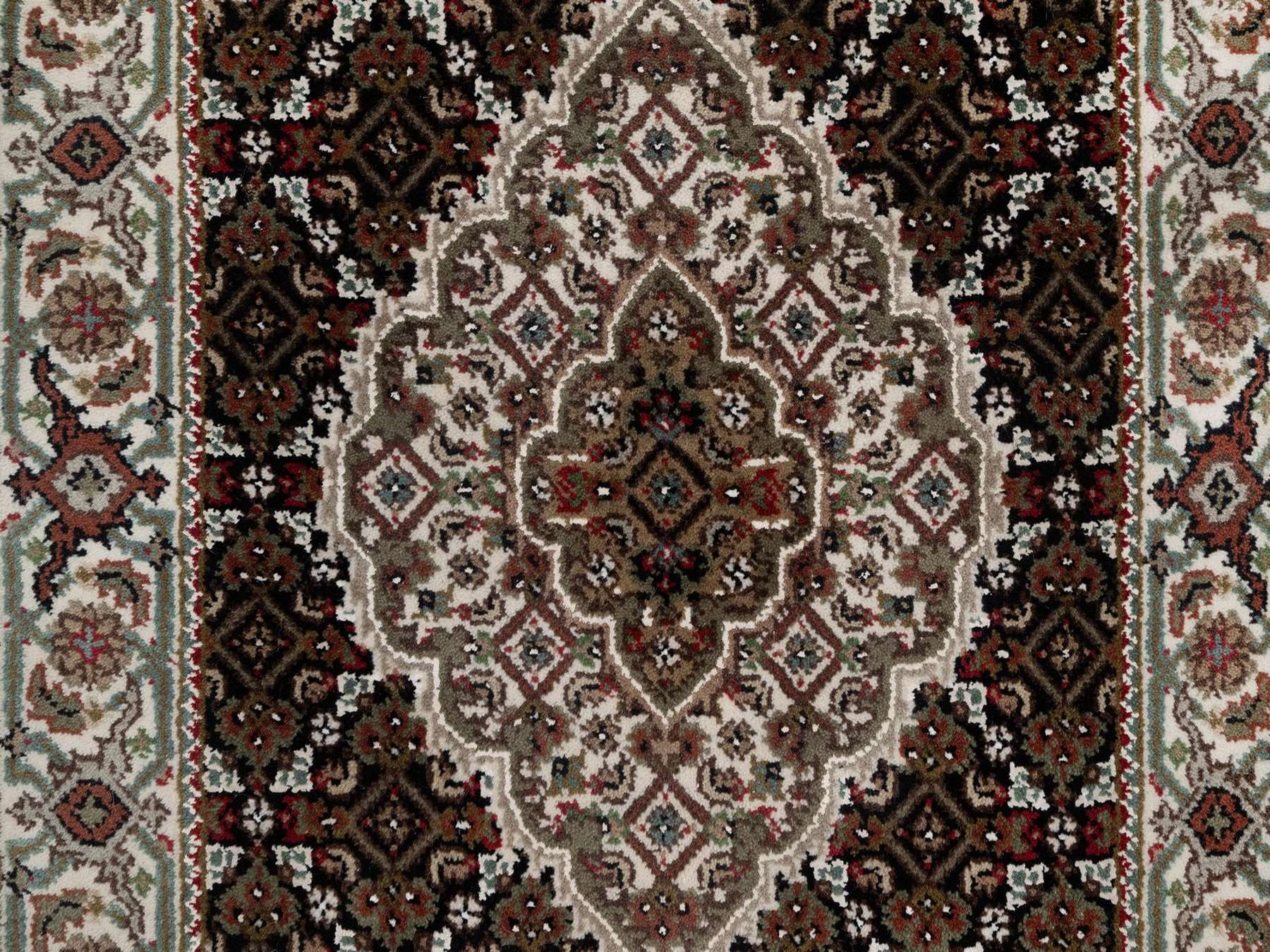 2'4"x4'9" Midnight Black, Tabriz Mahi with Fish Medallion Design, 100% Wool, Hand Knotted, 175 KPSI, Oriental Rug HR91966 - Image 5