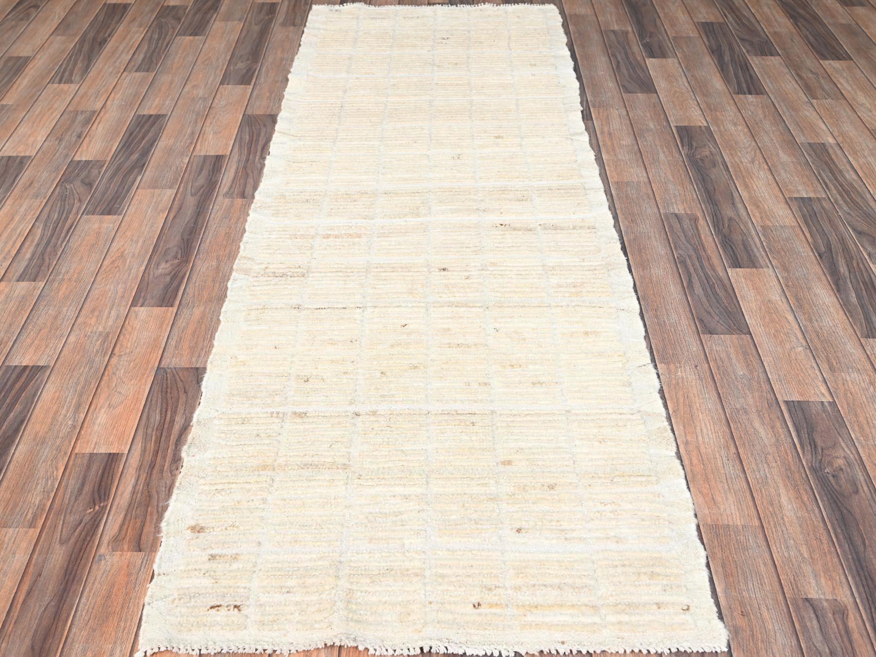 2'8"x7'5" Parchment White, Tone on Tone, Moroccan Weave with Grid Design, Hand Knotted, Textured Pile, Undyed Natural Wool, Wide Runner, Oriental Rug HR1446 - Image 2