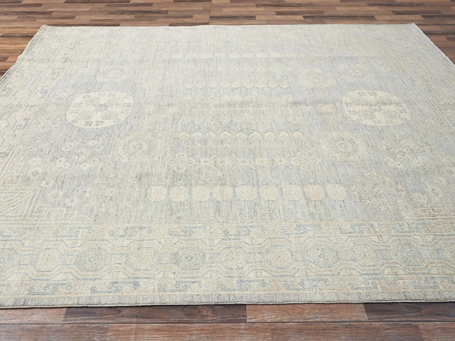 8'x9'7" Misty Gray, White Wash Peshawar with Khotan and Samarkand Design, Hand Knotted, 100% Wool, Oriental Rug HR1498 - Image 4