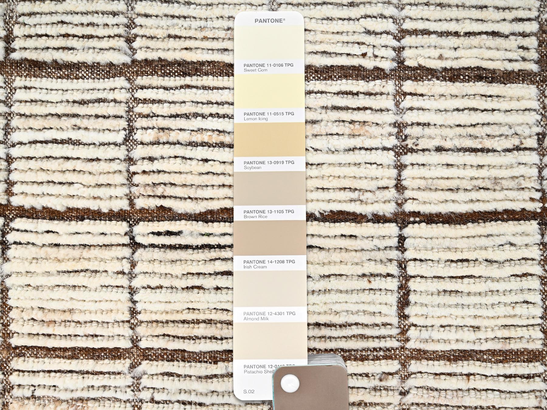 2'8"x9'6" Almond Milk White, Textured Pile, Tone on Tone, Moroccan Weave with Grid Design, Undyed Natural Wool, Hand Knotted, Runner, Oriental Rug HR1770 - Image 4