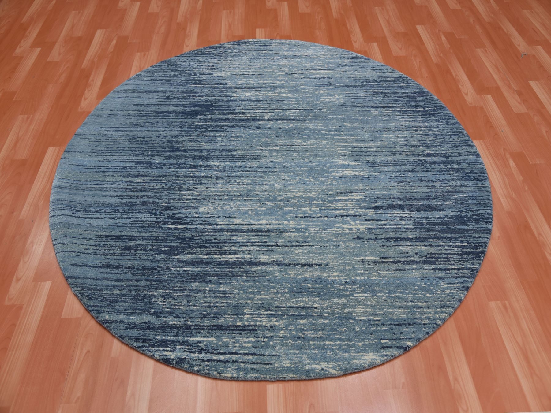 10'x10' Blue Oceanic Pure Wool Horizontal Ombre Design Round Hand Knotted Oriental Rug HR66844 - Image 2