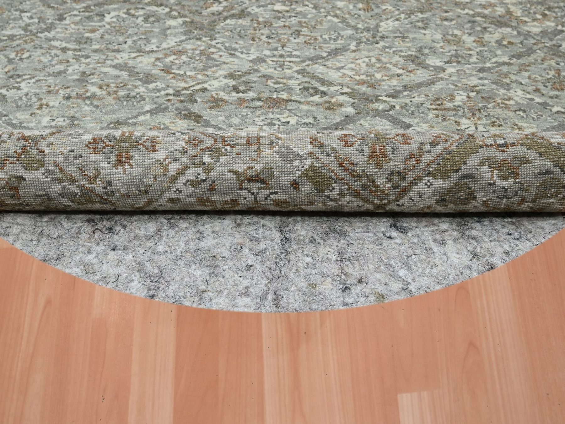 5'10"x5'10" Mirage Gray, Natural Wool, Antique Finish, Erased and Broken Garden Design, Hand Knotted, Zero Pile, Cropped Thin, Round, Oriental Rug HR75747 - Image 3