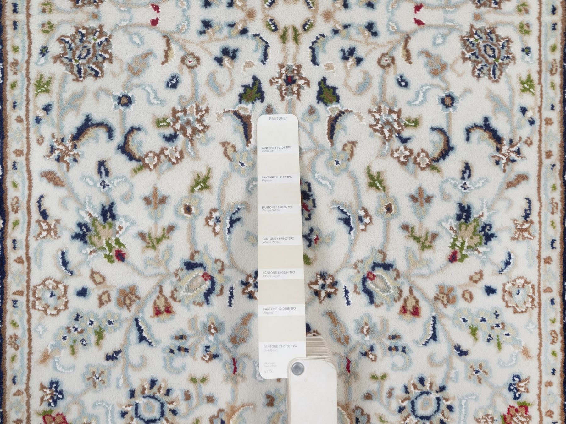 2'8"x8'3" Salt White, 250 KPSI, Nain with All Over Design, Hand Knotted, Wool and Silk, Soft Pile, Runner, Oriental Rug HR91995 - Image 4