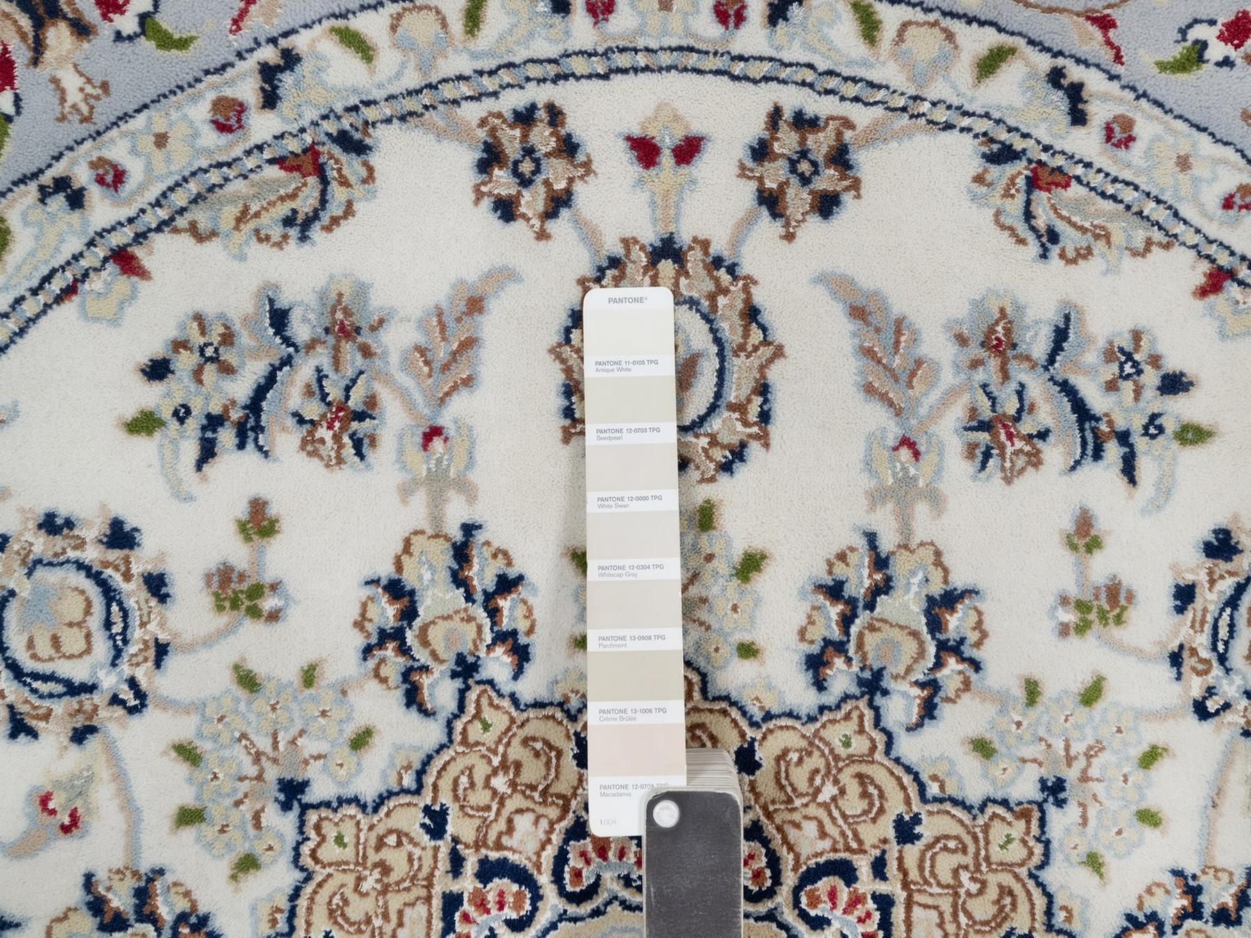5'2"x5'2" Alabaster White, Nain with Flower Medallion Design, 250 KPSI, Soft Pile, Wool and Silk, Hand Knotted, Round, Oriental Rug SHR92012 - Image 4