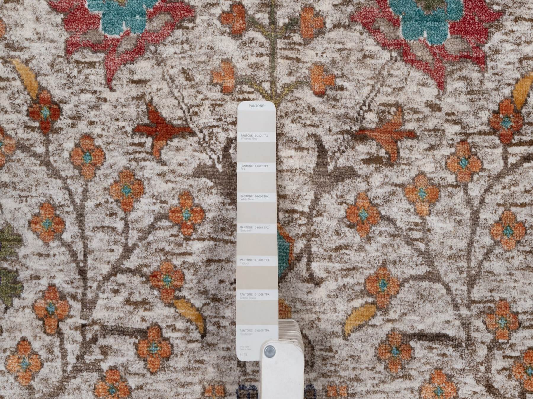 8'x10' Pearl White, Hand Knotted, Directional Vase Design, Silk with Textured Wool, Oriental Rug HR92053 - Image 7