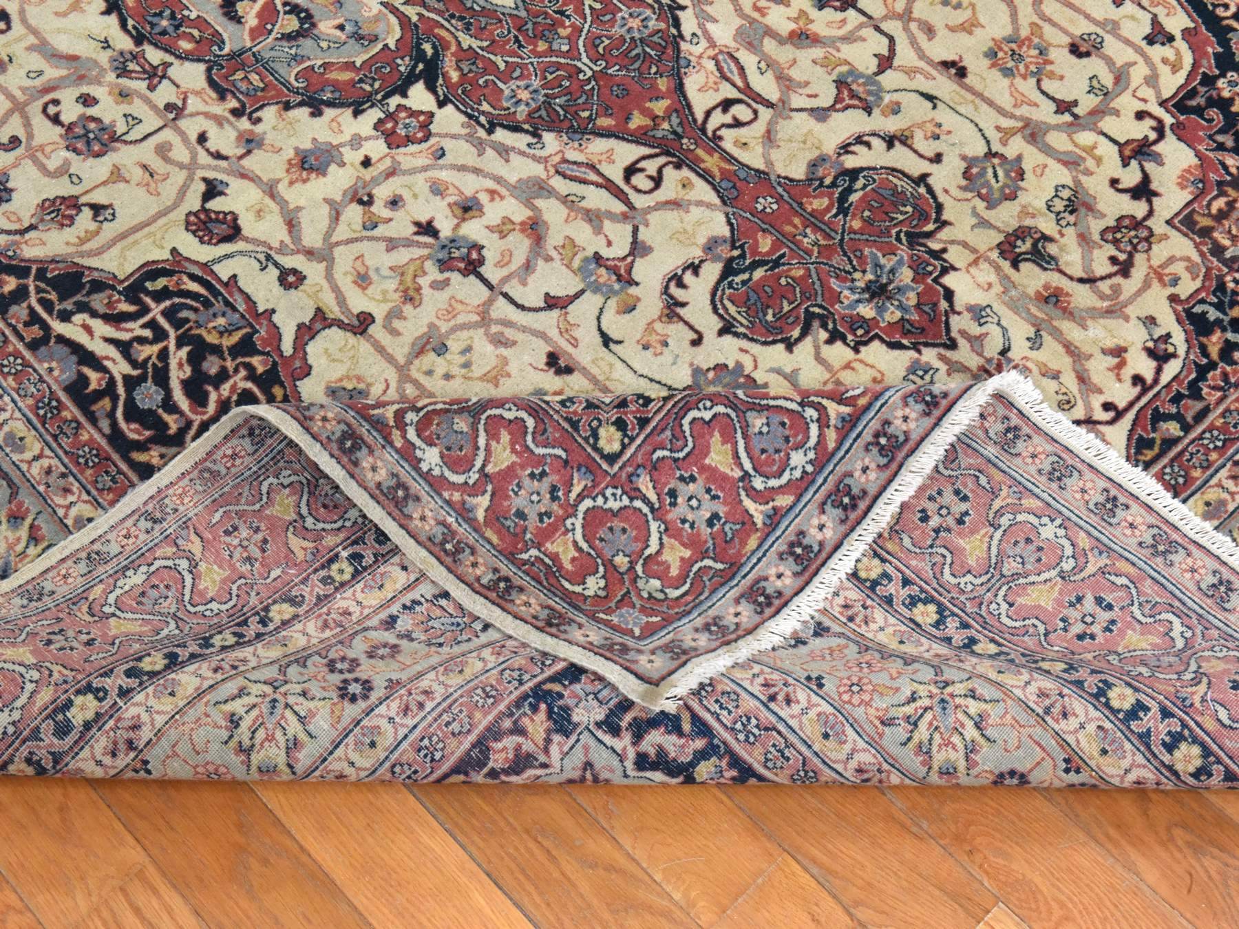 6'6"x10'2" Chiffon White, Vintage Turkish Sivas, Medallion Design, 100% Wool, Hand Knotted, Professionally Cleaned, Even Wear, Sides and Ends Secured, Oriental Rug HR78546 - Image 6