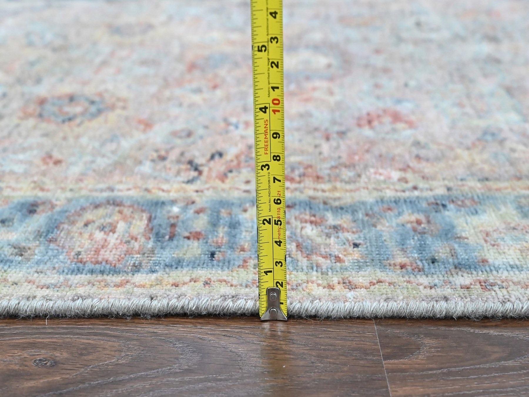 3'x4'10" Whisper Pink, Ziegler Mahal Design, Zero Pile, Distressed, Pure Wool, Hand Knotted, Oriental Rug HR10418 - Image 7