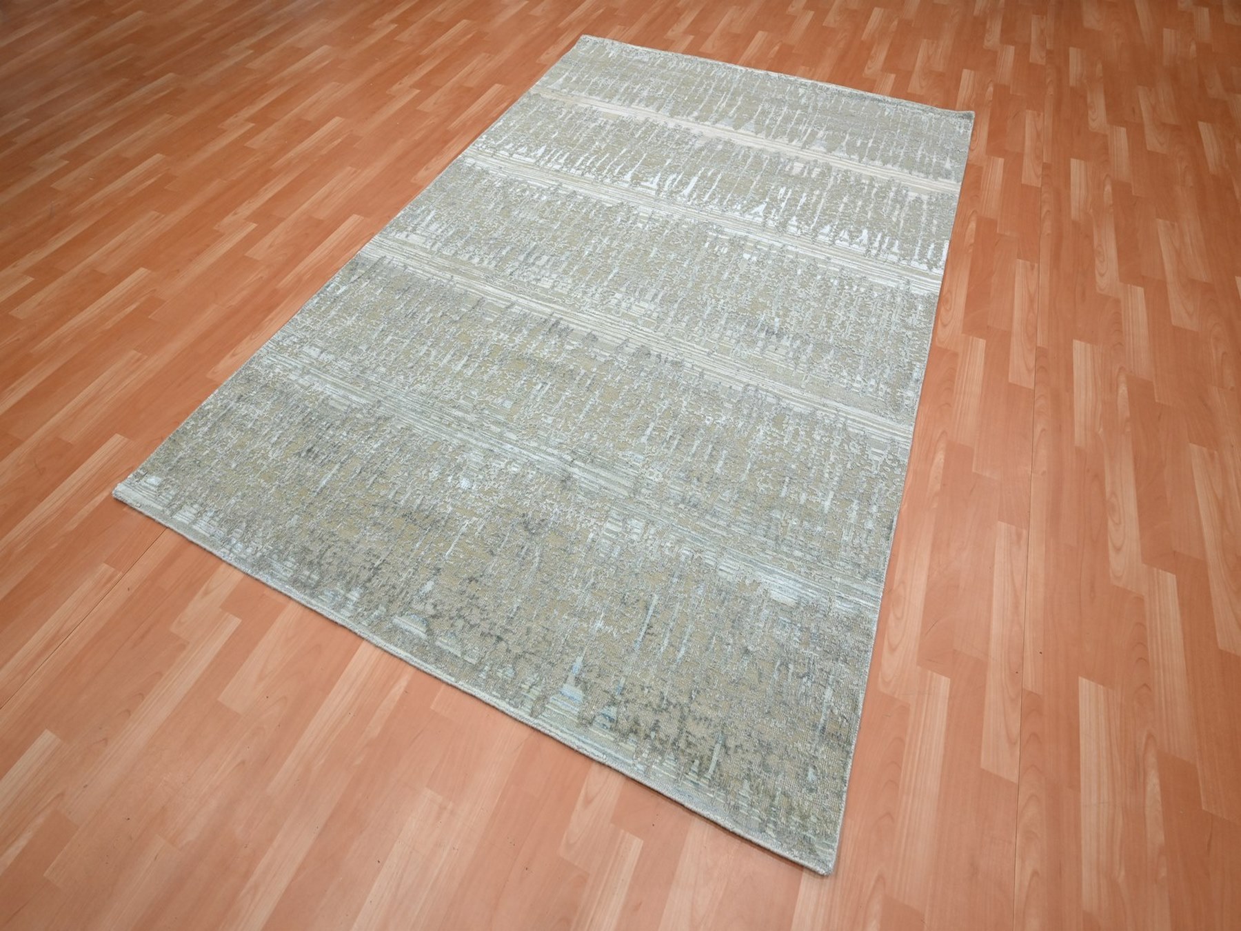 6'x9' Shades of Gray, Cardiac Design with Pastel Colors, Textured Wool and Pure Silk, Hand Knotted, Oriental Rug HR75835 - Image 3