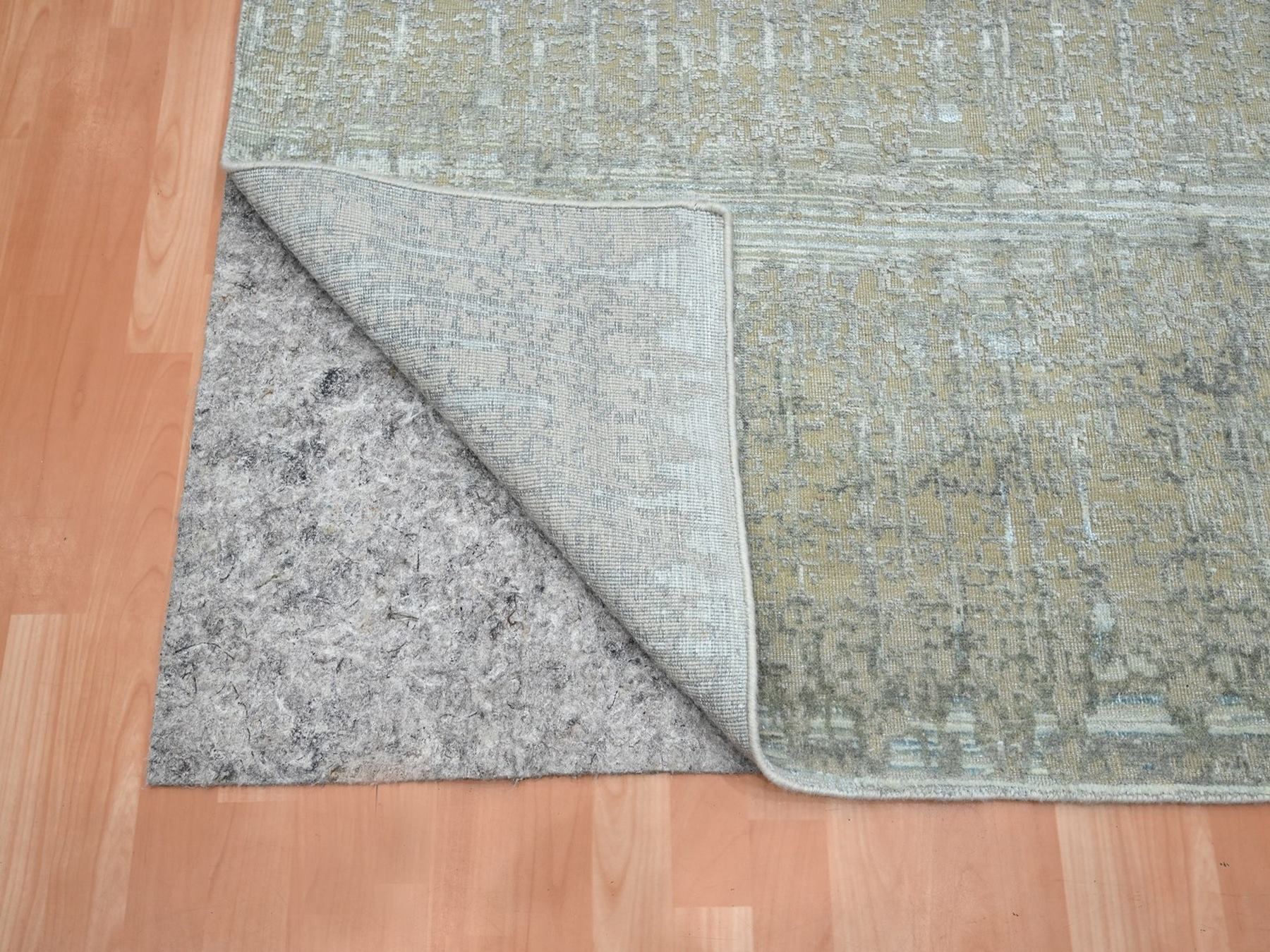 6'x9' Shades of Gray, Cardiac Design with Pastel Colors, Textured Wool and Pure Silk, Hand Knotted, Oriental Rug HR75835 - Image 4