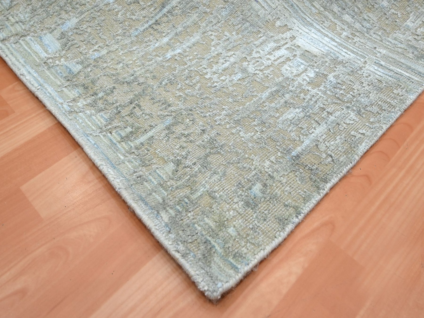 6'x9' Shades of Gray, Cardiac Design with Pastel Colors, Textured Wool and Pure Silk, Hand Knotted, Oriental Rug HR75835 - Image 6