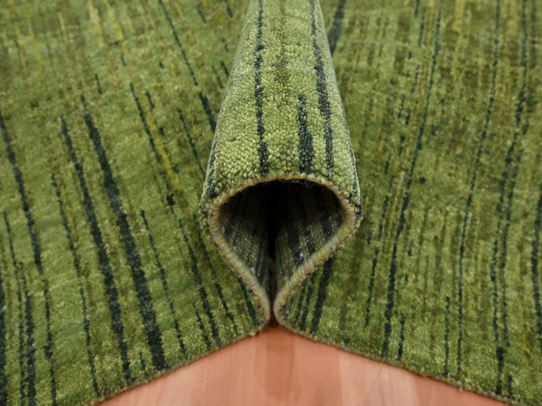 6'x9'5" Pickle Green, Vertical Ombre Design, Hand Knotted, Soft and Vibrant Wool, Densely Woven, Oriental Rug HR75836 - Image 5