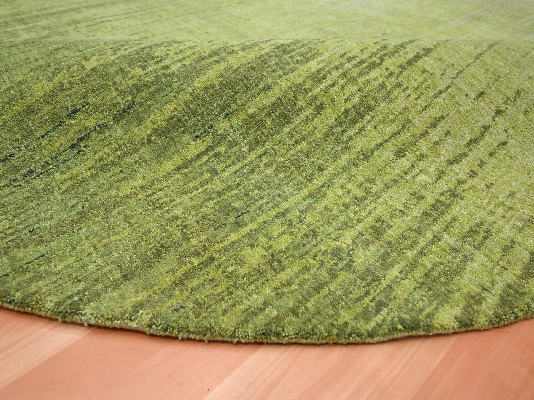 8'1"x8'1" Pickle Green, Vertical Ombre Design, Hand Knotted, Soft and Vibrant Wool, Densely Woven, Round, Oriental Rug HR75858 - Image 6