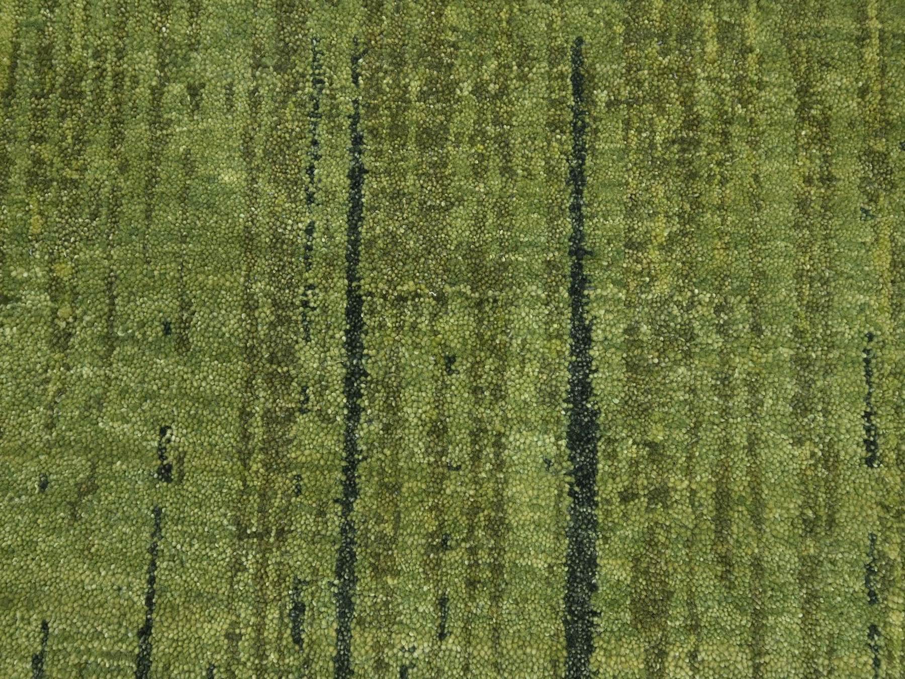 8'1"x8'1" Pickle Green, Vertical Ombre Design, Hand Knotted, Soft and Vibrant Wool, Densely Woven, Round, Oriental Rug HR75858 - Image 8
