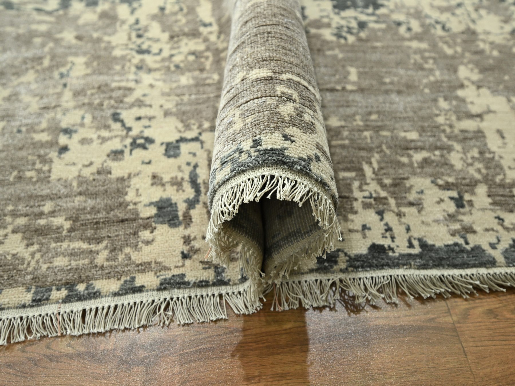 11'10"x15' Charcoal Gray & Beige, Modern Abstract Design with Natural Colors, Wool and Silk, Hand Knotted, Oversized, Oriental Rug HR76331 - Image 5