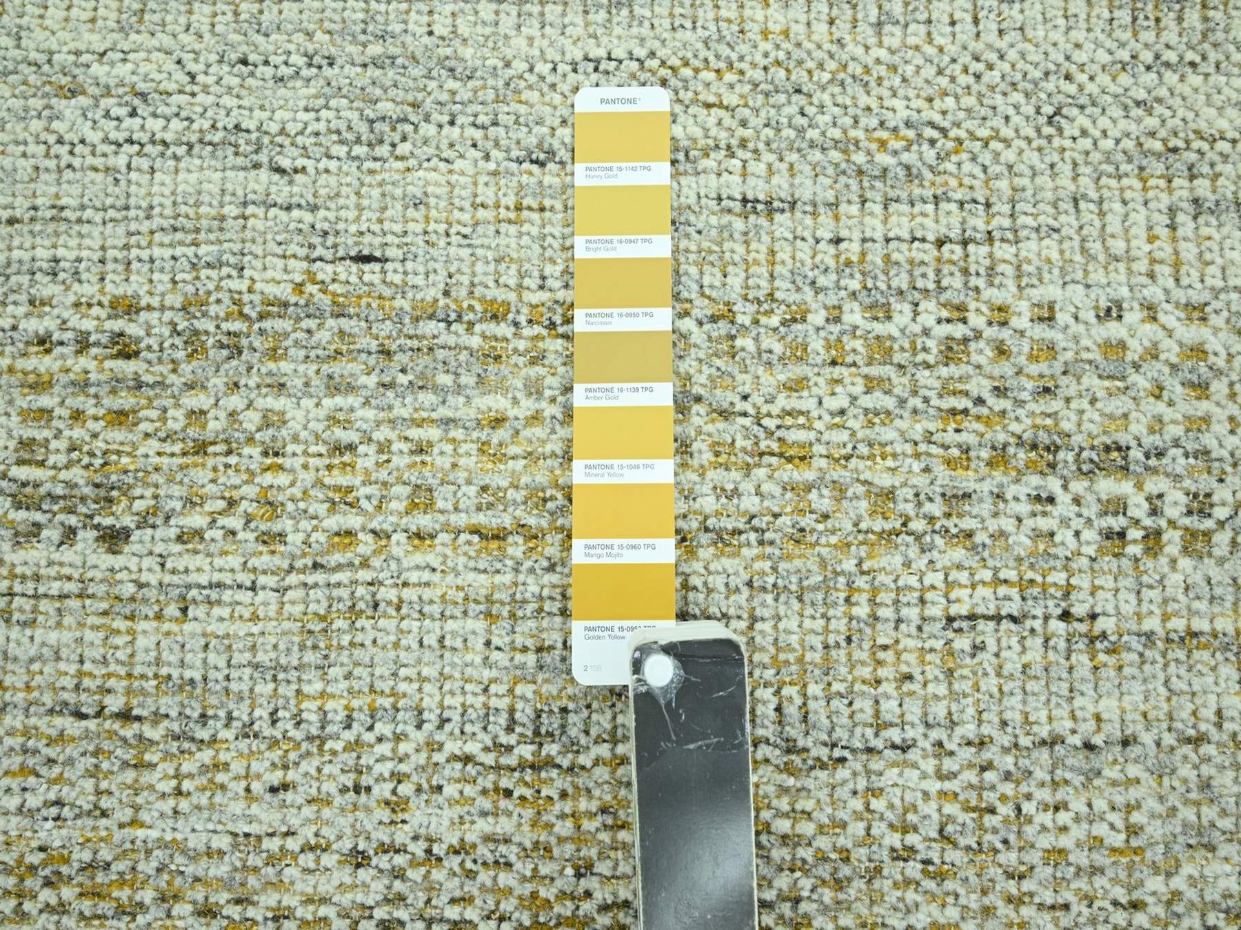 8'2"x10' Golden Yellow with Ivory, 100% Wool, Oxidized and Distressed Grass Design with Exposed Warps, Hand Knotted, Oriental Rug HR76941 - Image 7