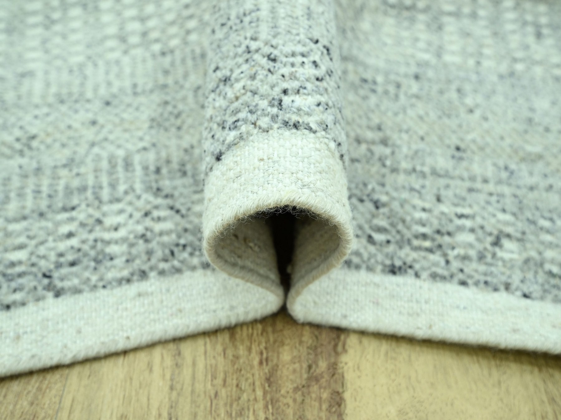 10'x14' Misty Gray, Oxidized and Distressed Grass Design with Exposed Warps, Hand Knotted, 100% Wool, Oriental Rug HR76974 - Image 5