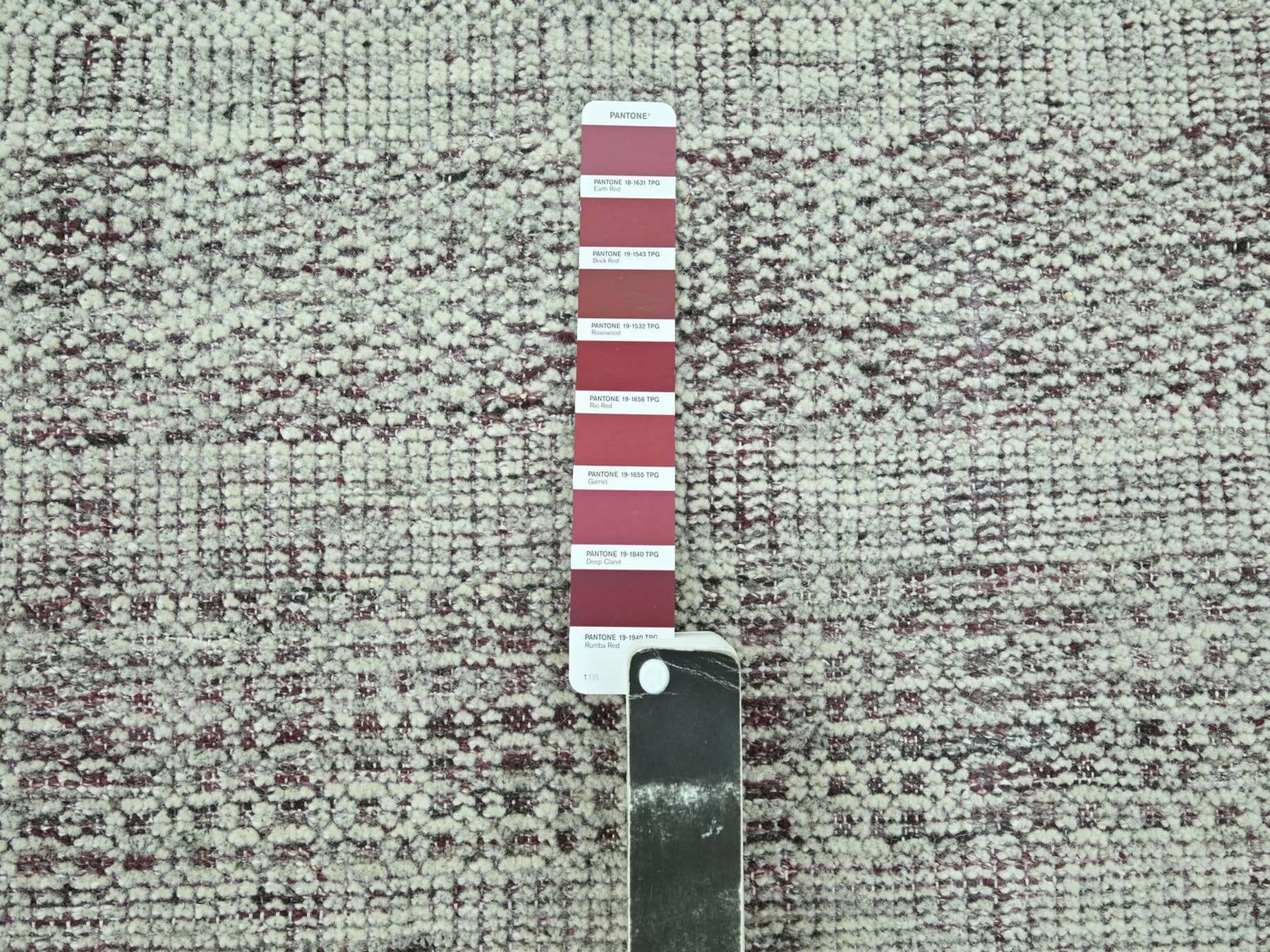 8'10"x11'10" Wine Red with Ivory, 100% Wool, Hand Knotted, Oxidized and Distressed Grass Design with Exposed Warps, Oriental Rug HR76982 - Image 7