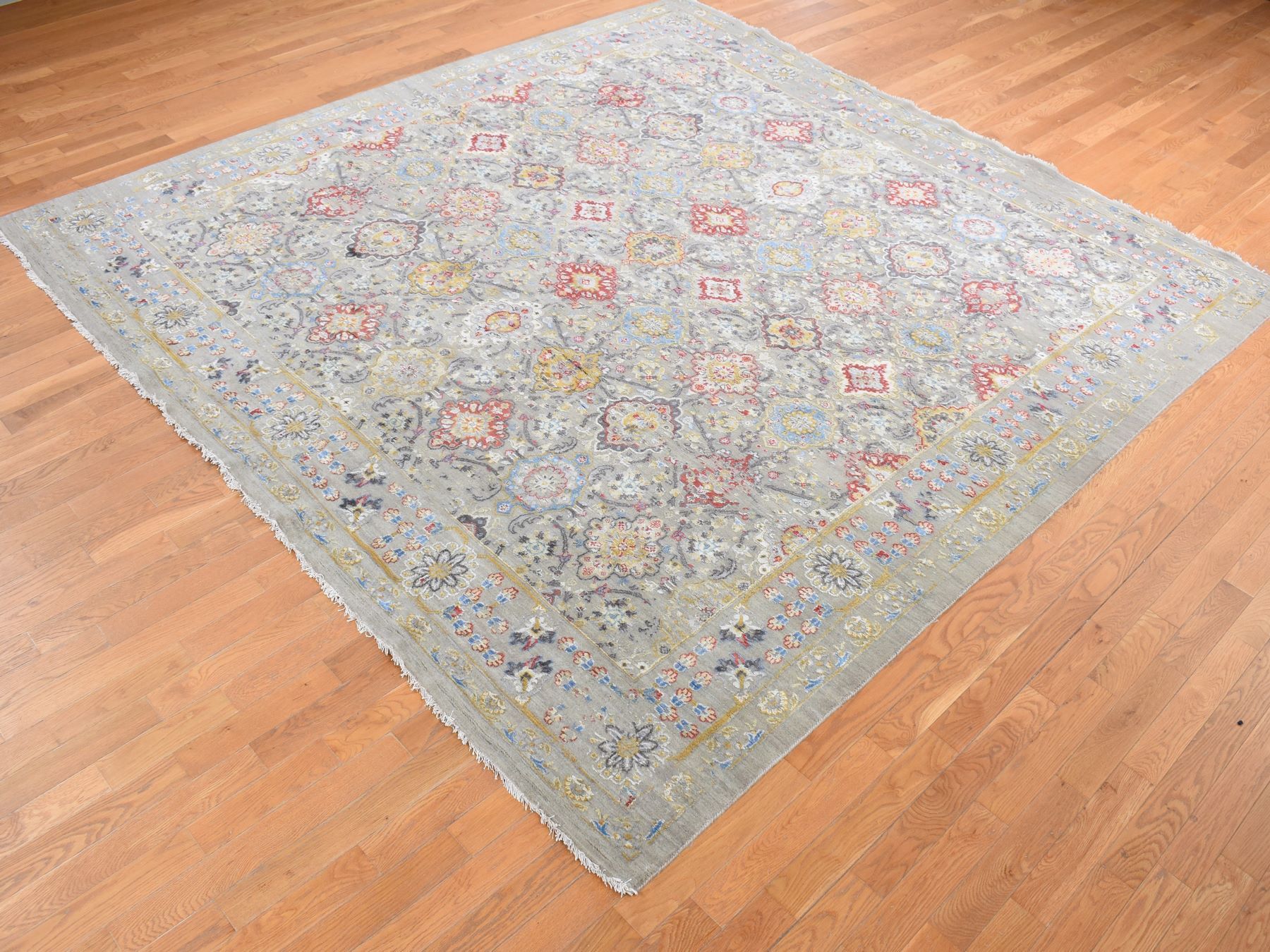10'6"x10'6" Gentle Gray, THE SUNSET ROSETTES, Wool and Pure Silk, Hand Knotted, Square Oriental Rug HR87946 - Image 3