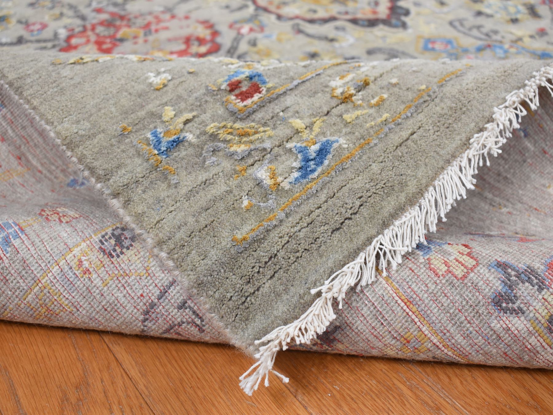 10'6"x10'6" Gentle Gray, THE SUNSET ROSETTES, Wool and Pure Silk, Hand Knotted, Square Oriental Rug HR87946 - Image 5