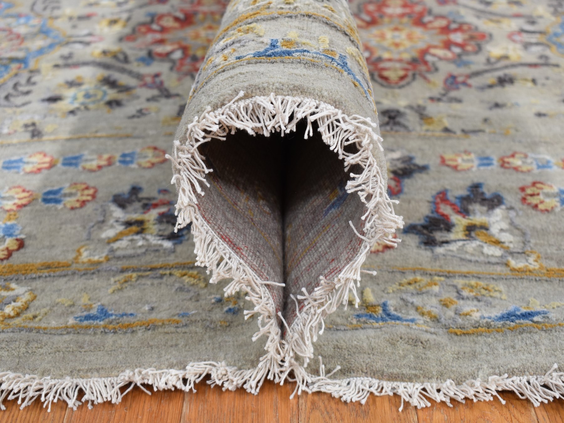 10'6"x10'6" Gentle Gray, THE SUNSET ROSETTES, Wool and Pure Silk, Hand Knotted, Square Oriental Rug HR87946 - Image 6