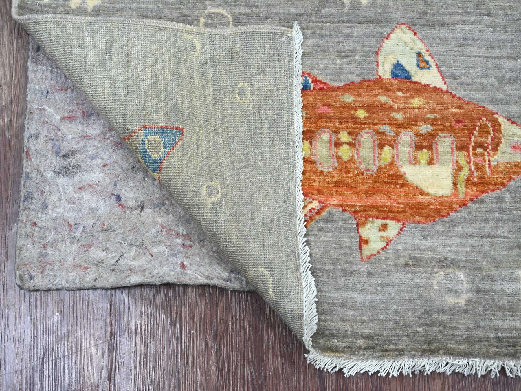 5'x6'9" Misty Gray, Afghan Peshawar with Colorful Oceanic Fish Design, Soft and Velvety Wool, Hand Knotted, Oriental Rug HR22243 - Image 2