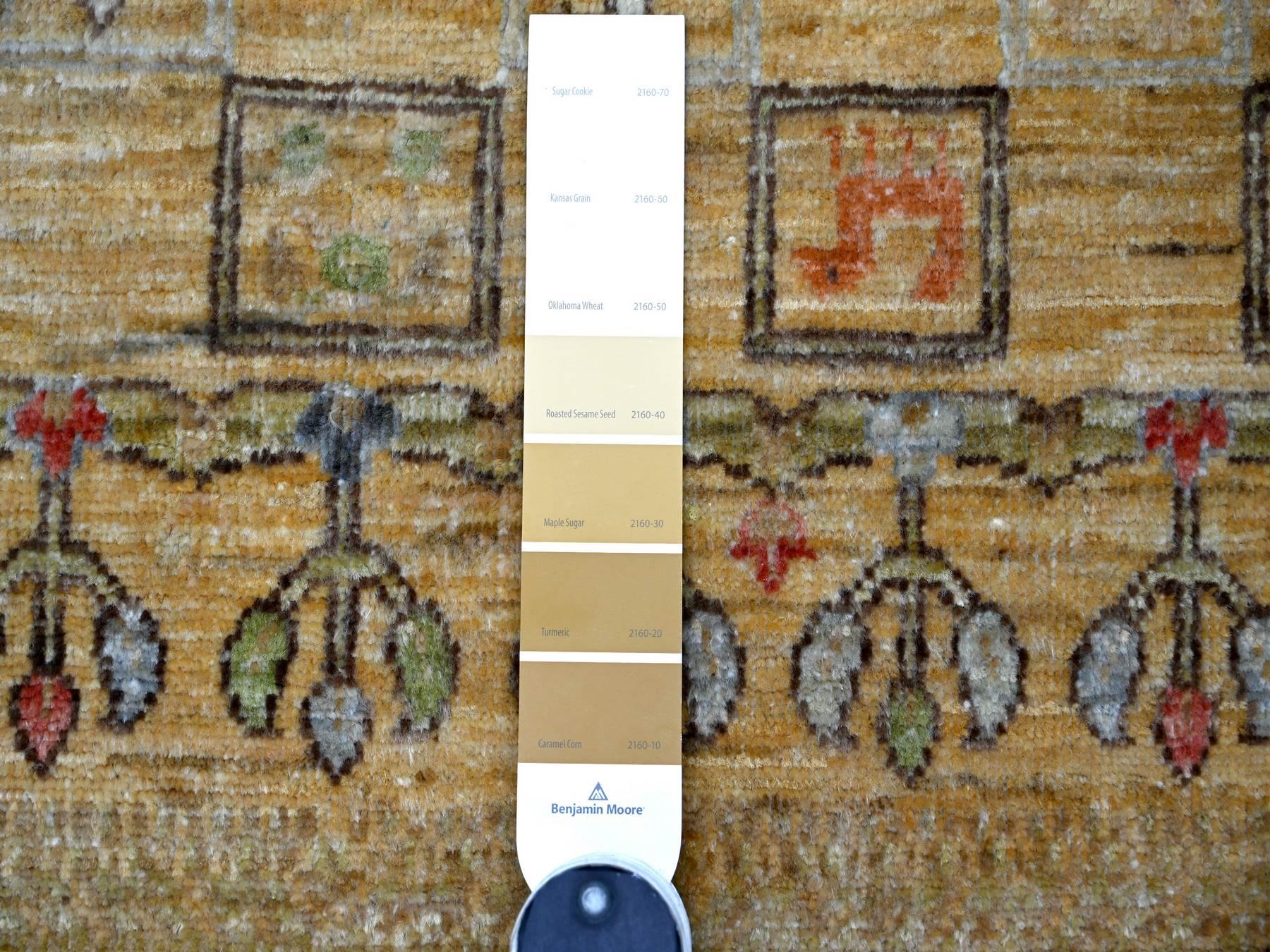 3'1"x5' Golden Brown, Fine Kashkuli Gabbeh with Small Animal Figurines, Hand Knotted, Soft Wool, Vegetable Dyes, Oriental Rug HR22414 - Image 3