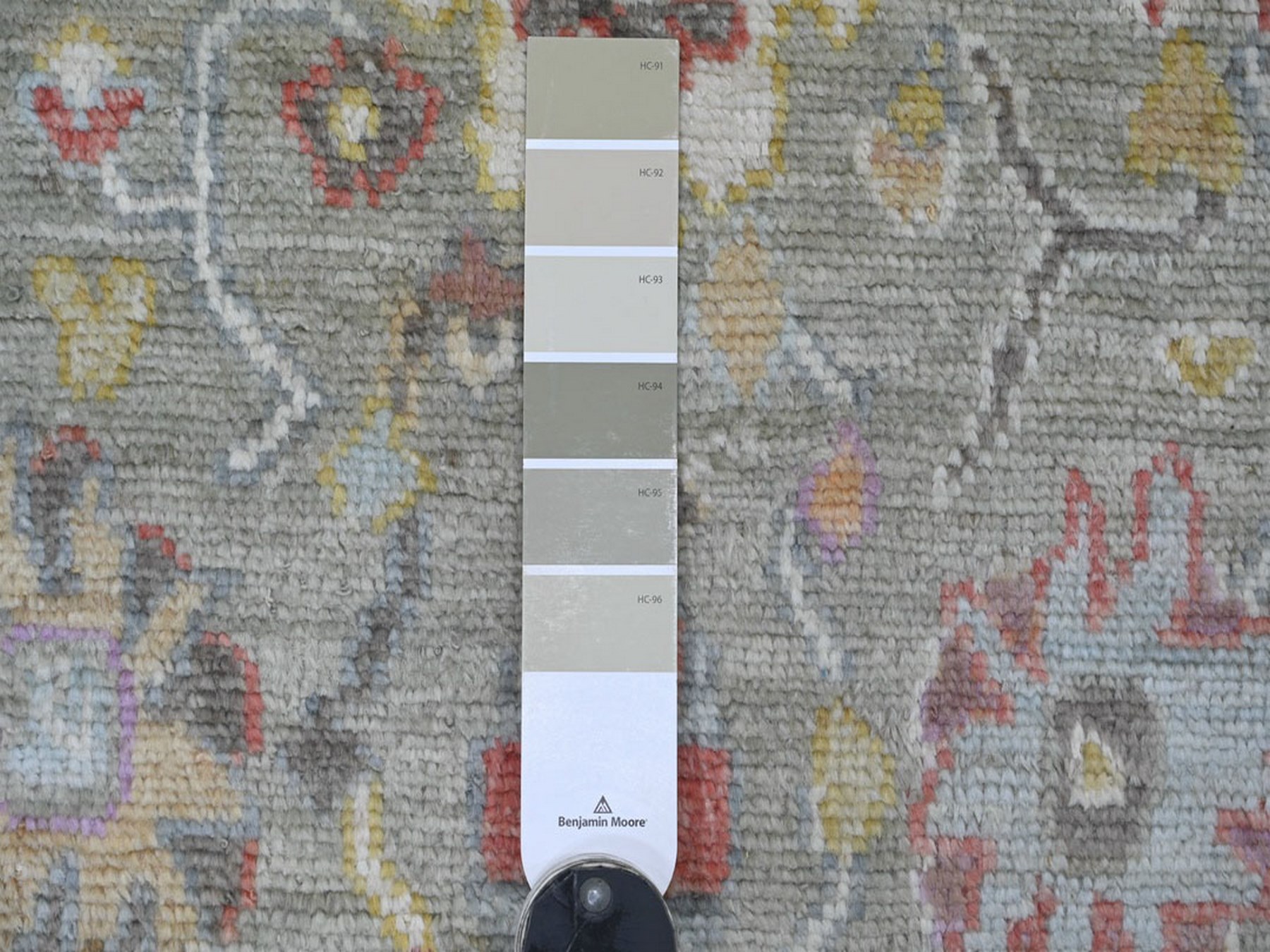 4'1"x6' Spanish Gray, Afghan Angora Oushak with Colorful Leaf Design, Hand Knotted, 100% Wool, Vegetable Dyes, Oriental Rug HR22902 - Image 3