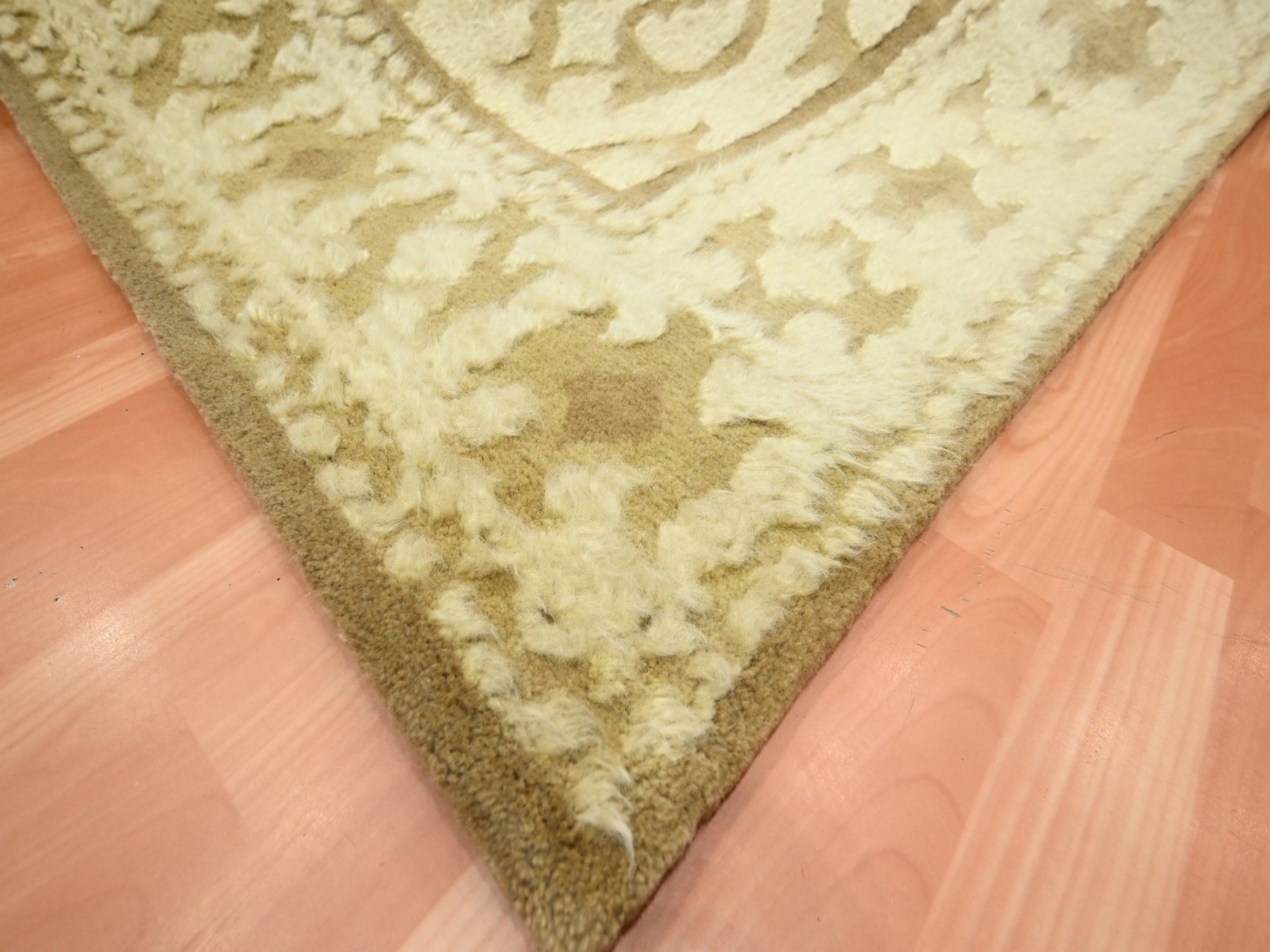 9'3"x12'3" Boulder Ivory, Fleur-de-lis Design Influence, Textured Pile, Hi and Low, Natural Undyed Wool, Plush, Denser Weave, Hand Knotted, Oriental Rug HR75871 - Image 6