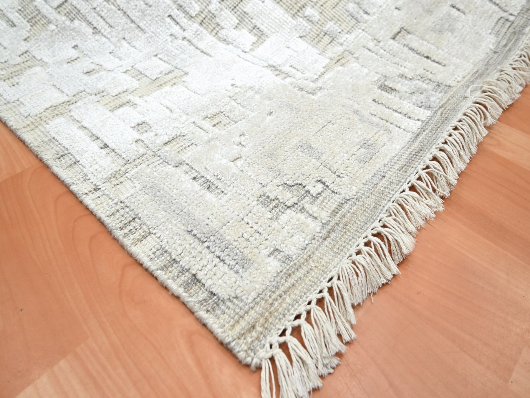 7'10"x10'2" Alabaster White, Hand Knotted, Pure Silk, Textured, Tone on Tone, Modern, Oriental Rug HR75874 - Image 6