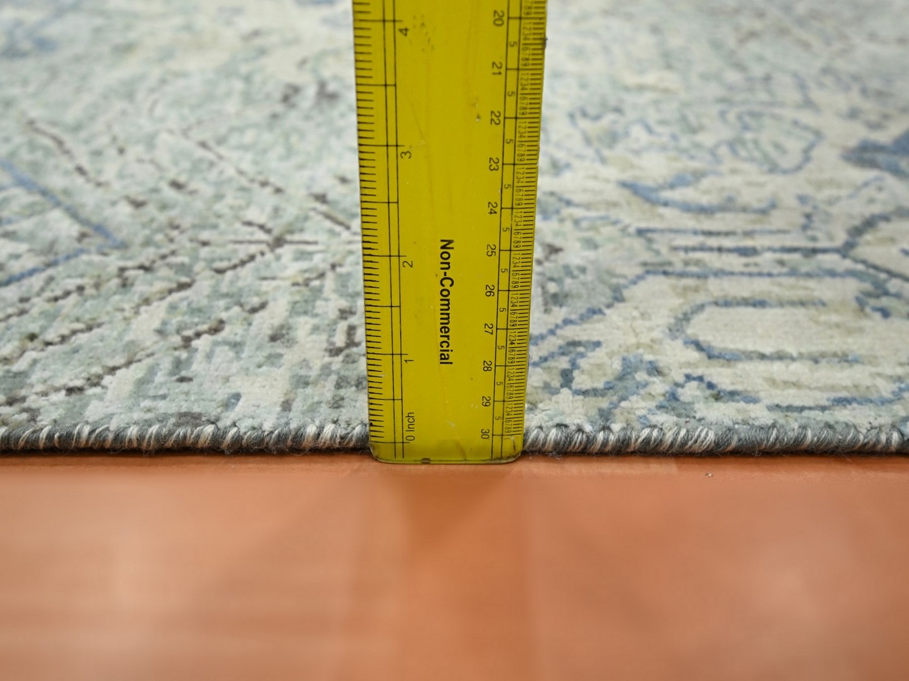 2'x3' Ivory and Blue, Oushak, Distressed, Pure Silk with Textured Wool, Hand Knotted, Mat, Sample, Oriental Rug HR75880 - Image 3