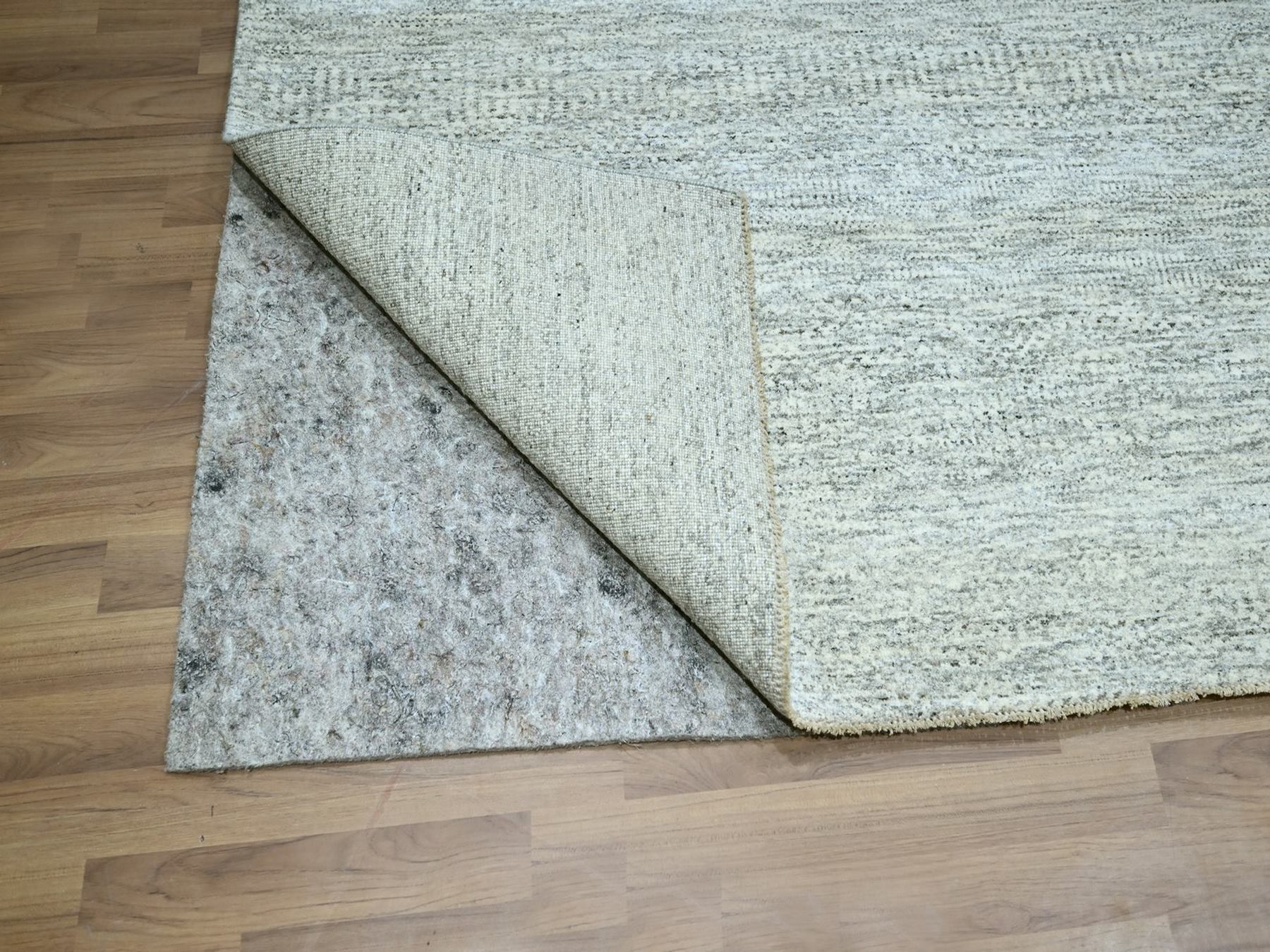 8'x10'2" Mirage Gray, Pure Wool, Modern Grass Design, Hand Knotted, Tone on Tone, Lush and Plush, Oriental Rug HR76915 - Image 4
