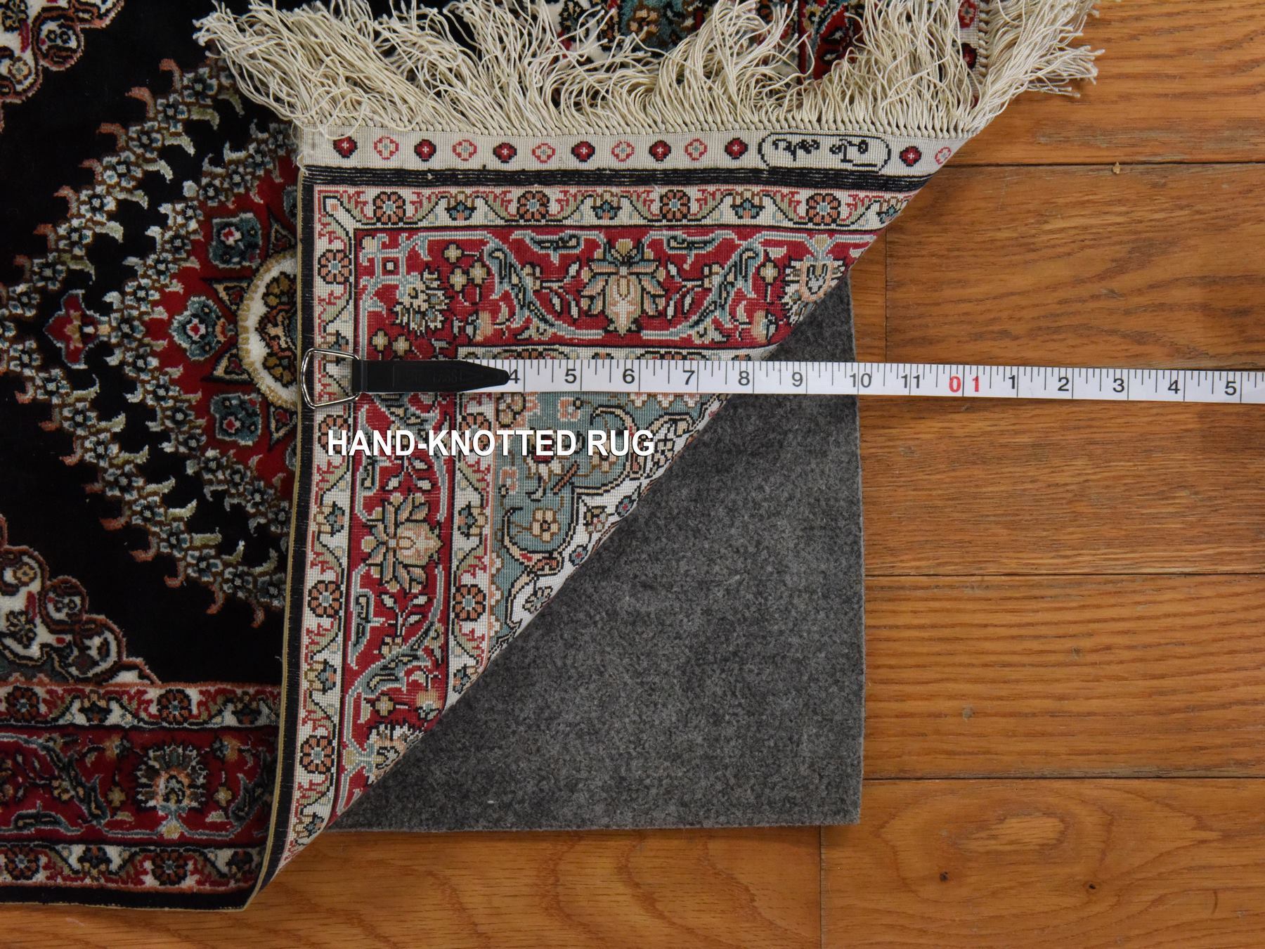 1'6"x2' Chocolate Brown, Chinese, Medallion Design, Pure Silk, Hand Knotted, 400 KPSI, Mat, Oriental Rug HR78592 - Image 7