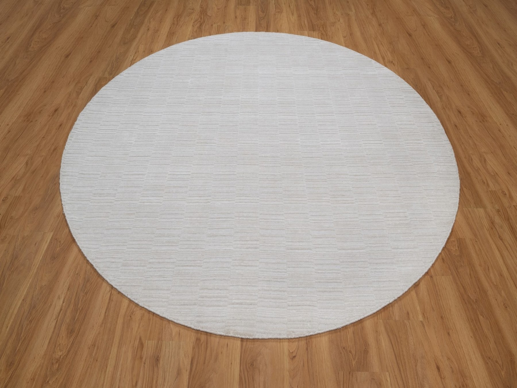 8'x8' Daisy White, Hand Loomed, Plain Modern Striae Design, Tone on Tone, Soft to the Touch, Pure Wool, Round, Oriental Rug HR92225 - Image 2