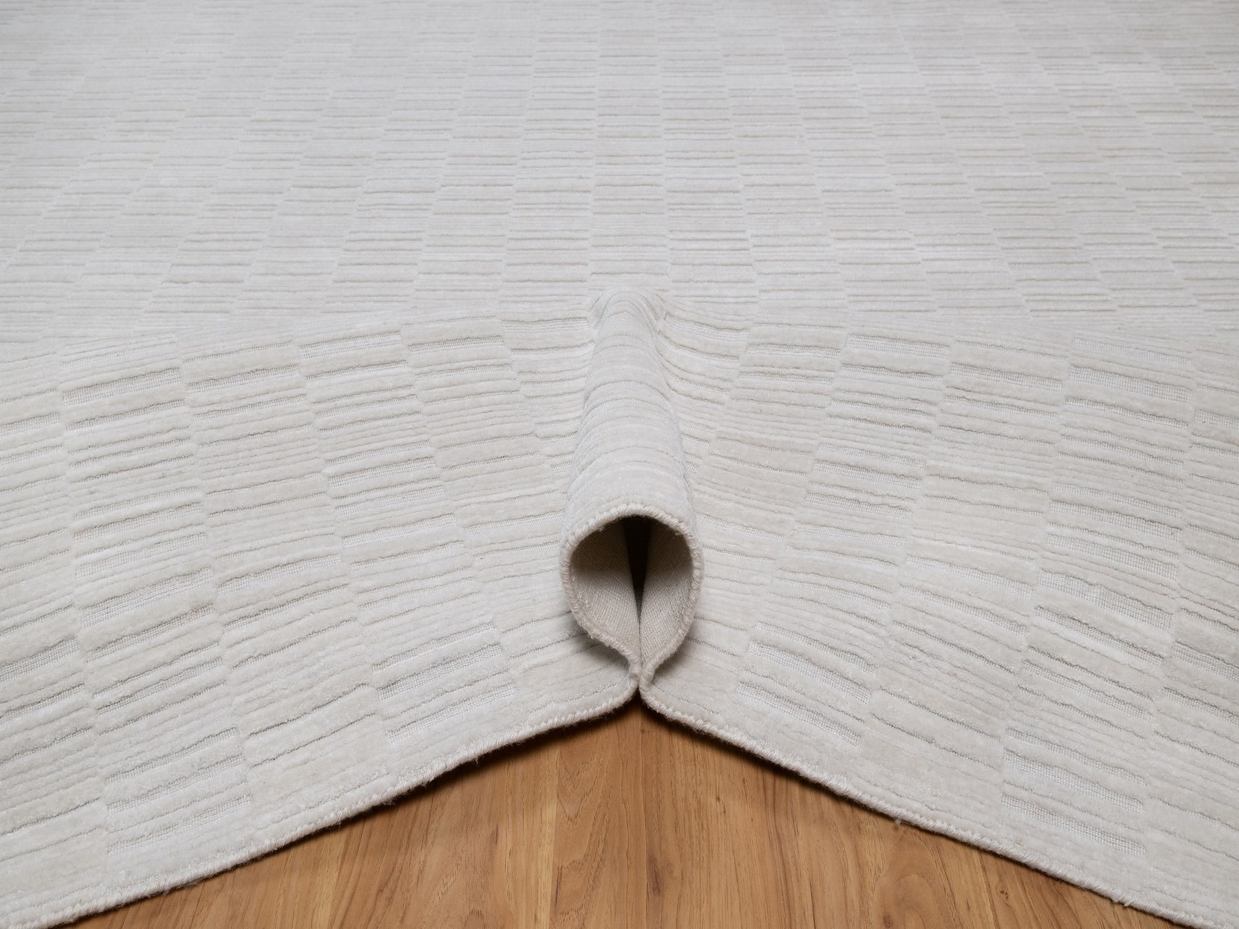 10'x14' Daisy White, Pure Wool, Plain Modern Striae Design, Tone on Tone, Soft to the Touch, Hand Loomed, Oriental Rug HR92228 - Image 5