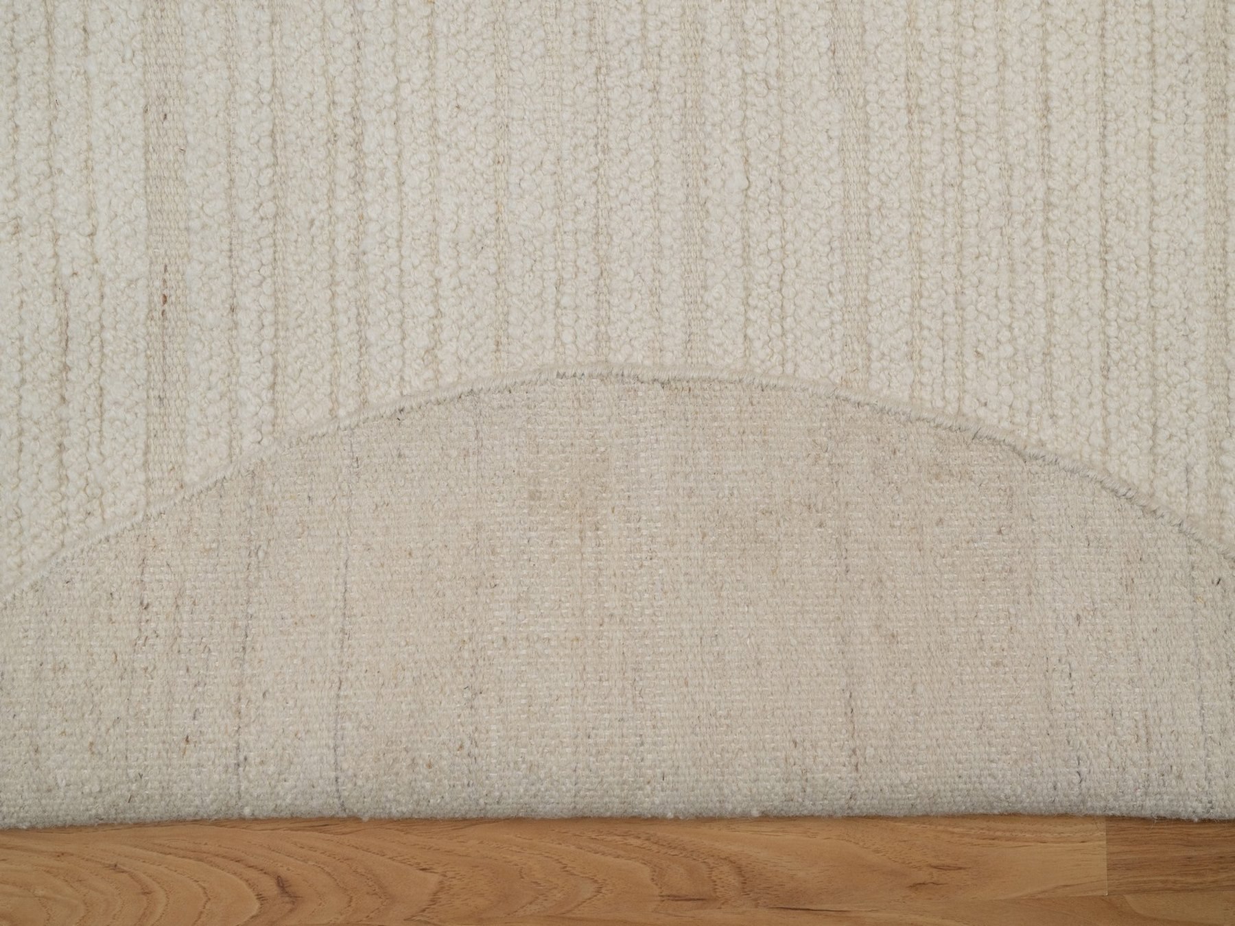 5'x5' Lace White, Hand Knotted, Modern, Piled Flat Weave, Tone on Tone, Textured, Undyed Natural Wool, Round, Oriental Rug HR92259 - Image 3