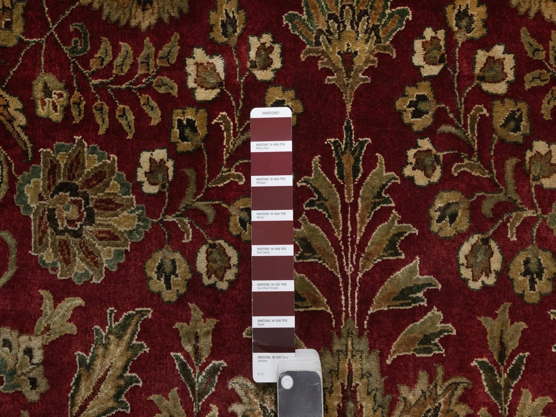 8'9"x8'9" Syrah Red, Wool and Silk, Persian Kashan Design, 300 KPSI, Hand Knotted, Round, Oriental Rug HR92338 - Image 7
