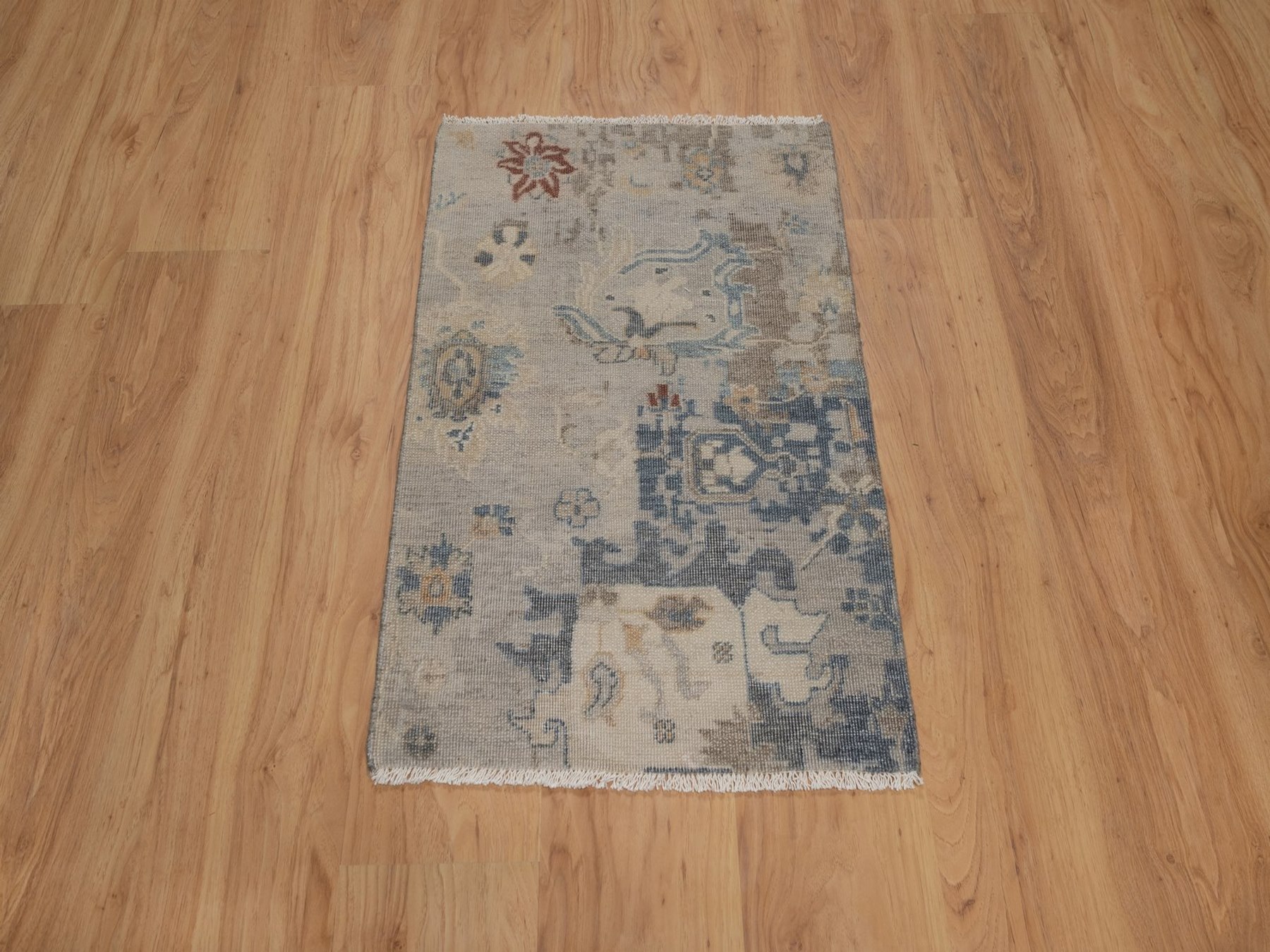 2'x3' Dove Gray, Borderless Oushak with Leaf Design, Hand Knotted, 100% Wool, Shaved Low, Mat, Sample, Oriental Rug HR92345 - Image 2