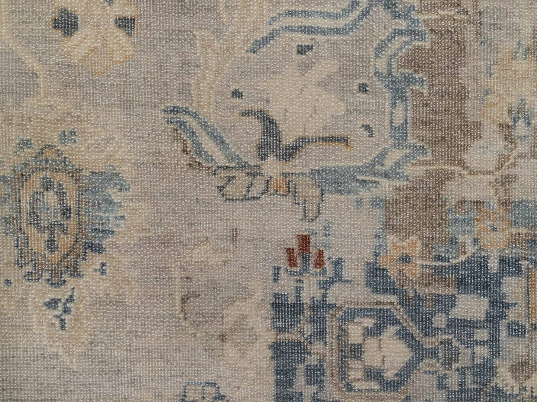 2'x3' Dove Gray, Borderless Oushak with Leaf Design, Hand Knotted, 100% Wool, Shaved Low, Mat, Sample, Oriental Rug HR92345 - Image 5