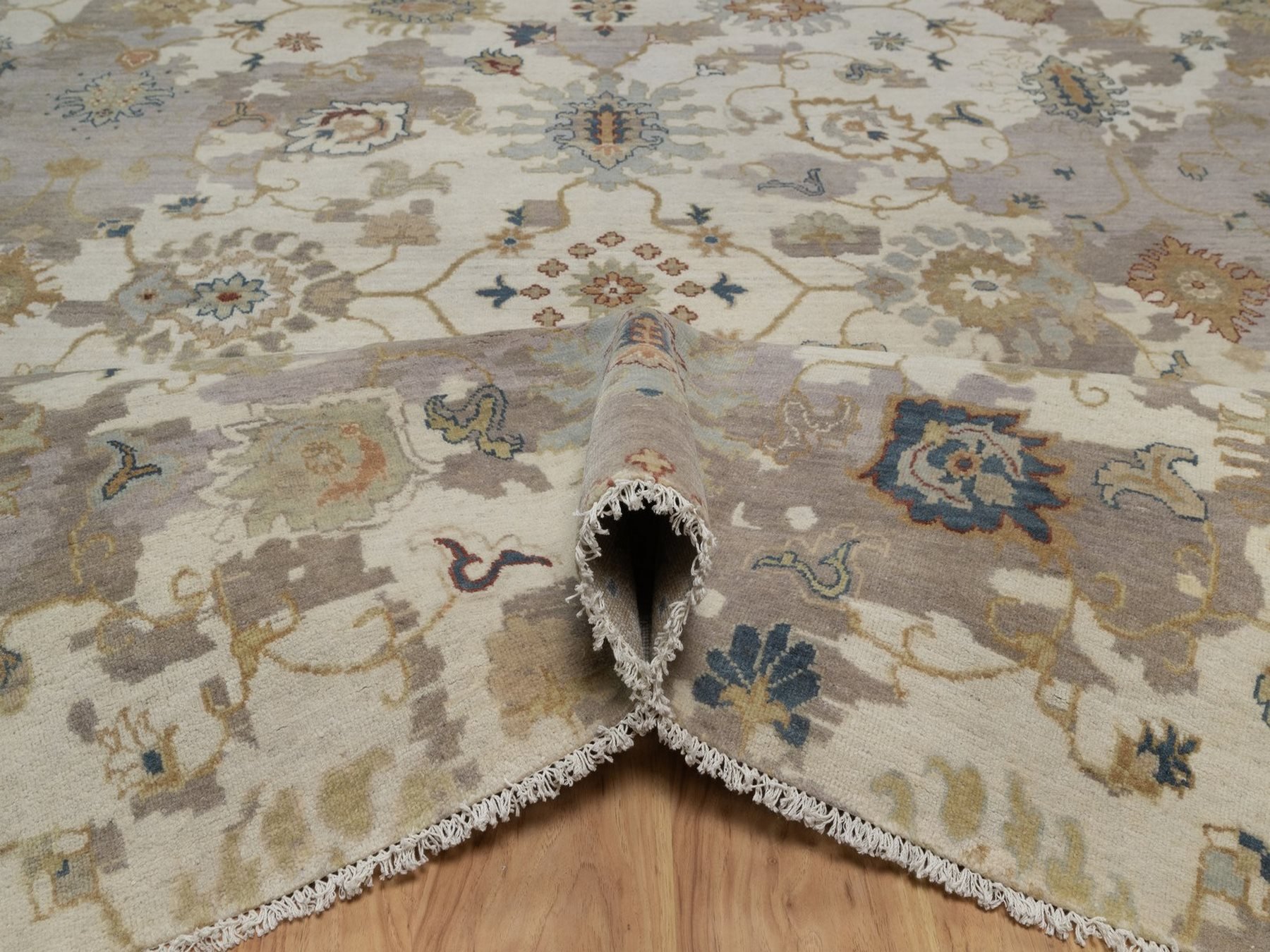 7'10"x10'1" Chiffon White, Hand Knotted, Borderless Oushak with All Over Leaf Design, 100% Wool, Densely Woven, Oriental Rug HR92363 - Image 5