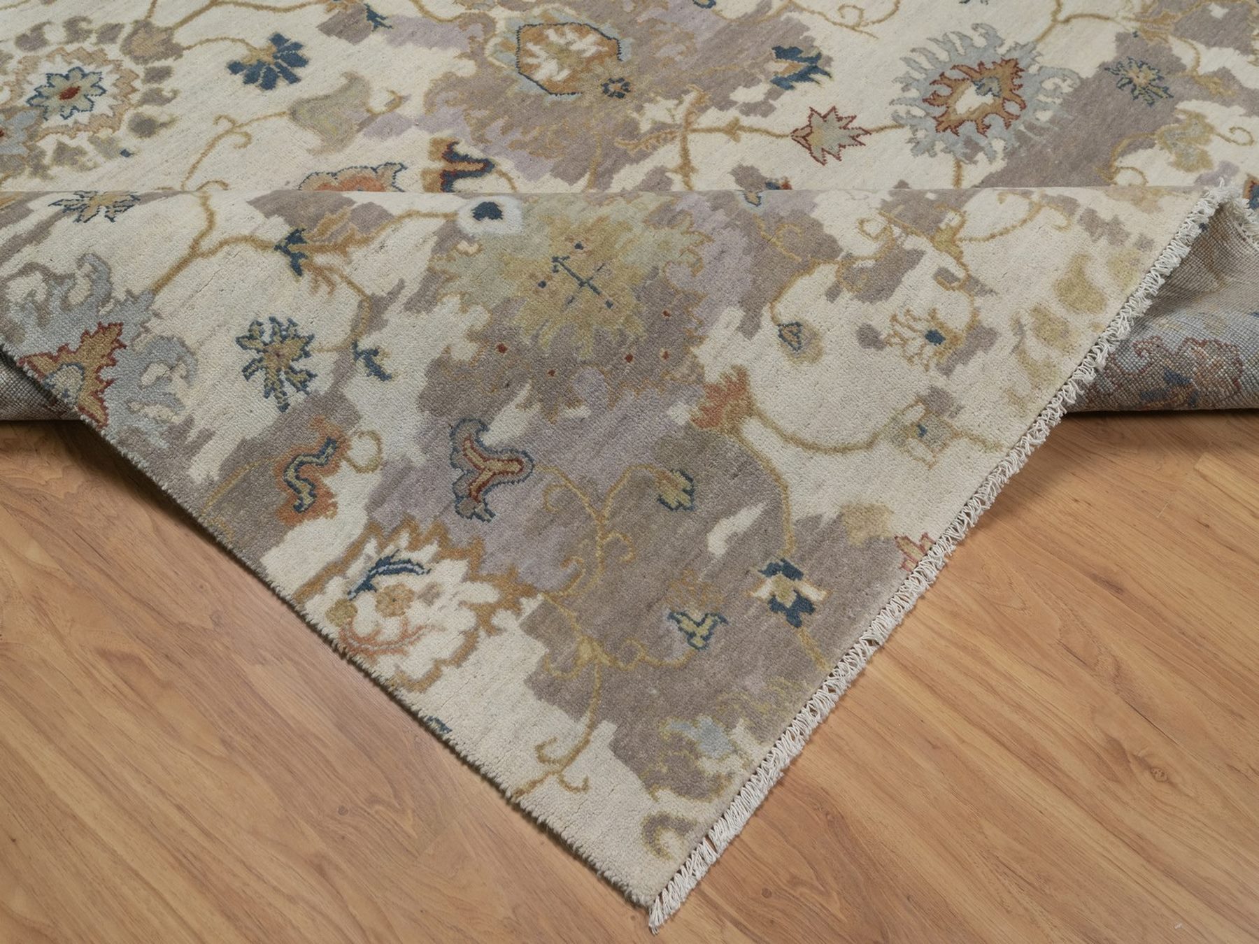 7'10"x10'1" Chiffon White, Hand Knotted, Borderless Oushak with All Over Leaf Design, 100% Wool, Densely Woven, Oriental Rug HR92363 - Image 6