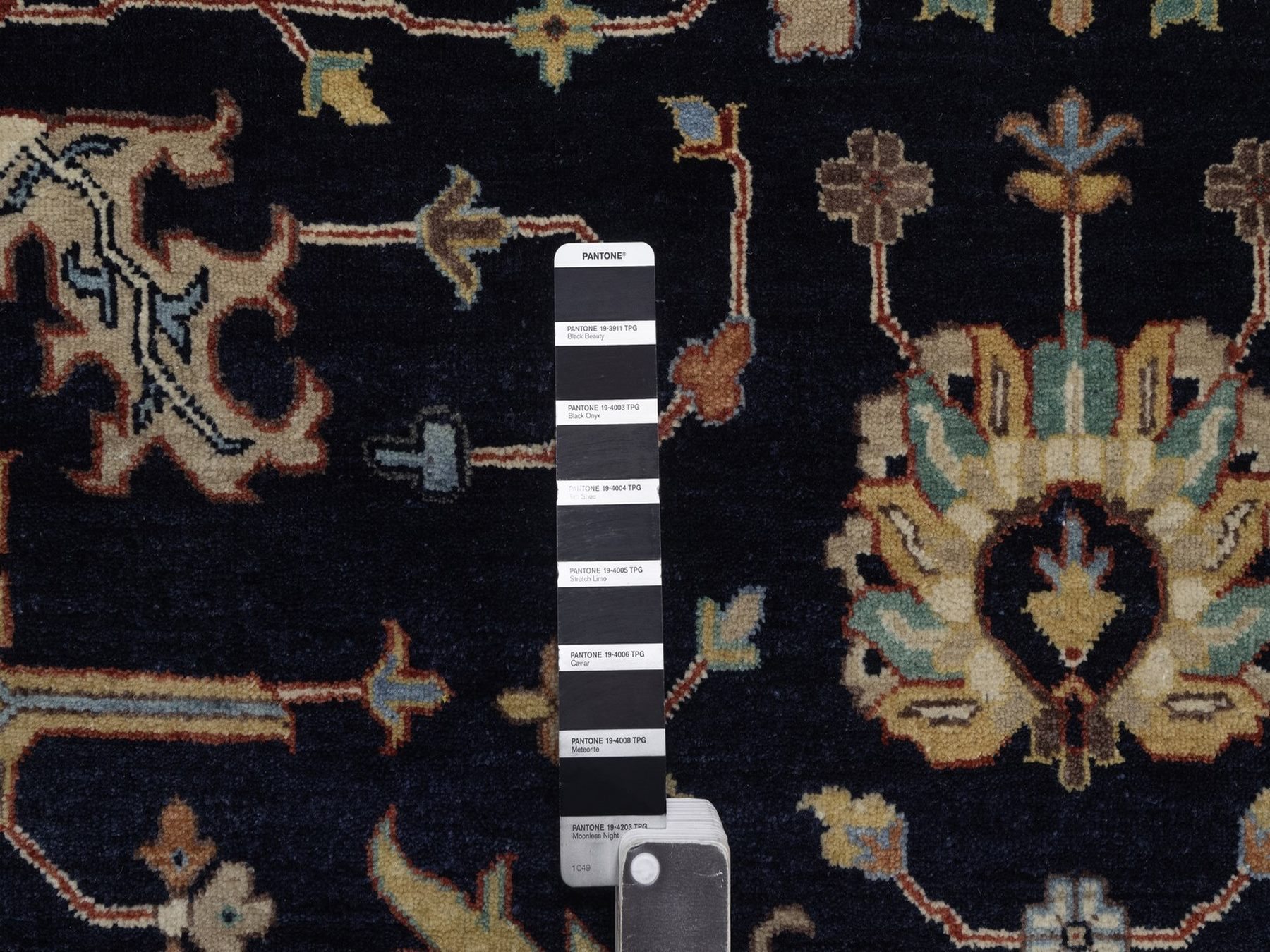 9'x12'1" Midnight Blue, Antiqued Fine Heriz Re-Creation with All Over Design, Hand Spun New Zealand Wool, Hand Knotted, Denser Weave, Vegetable Dyes, Oriental Rug HR92431 - Image 7