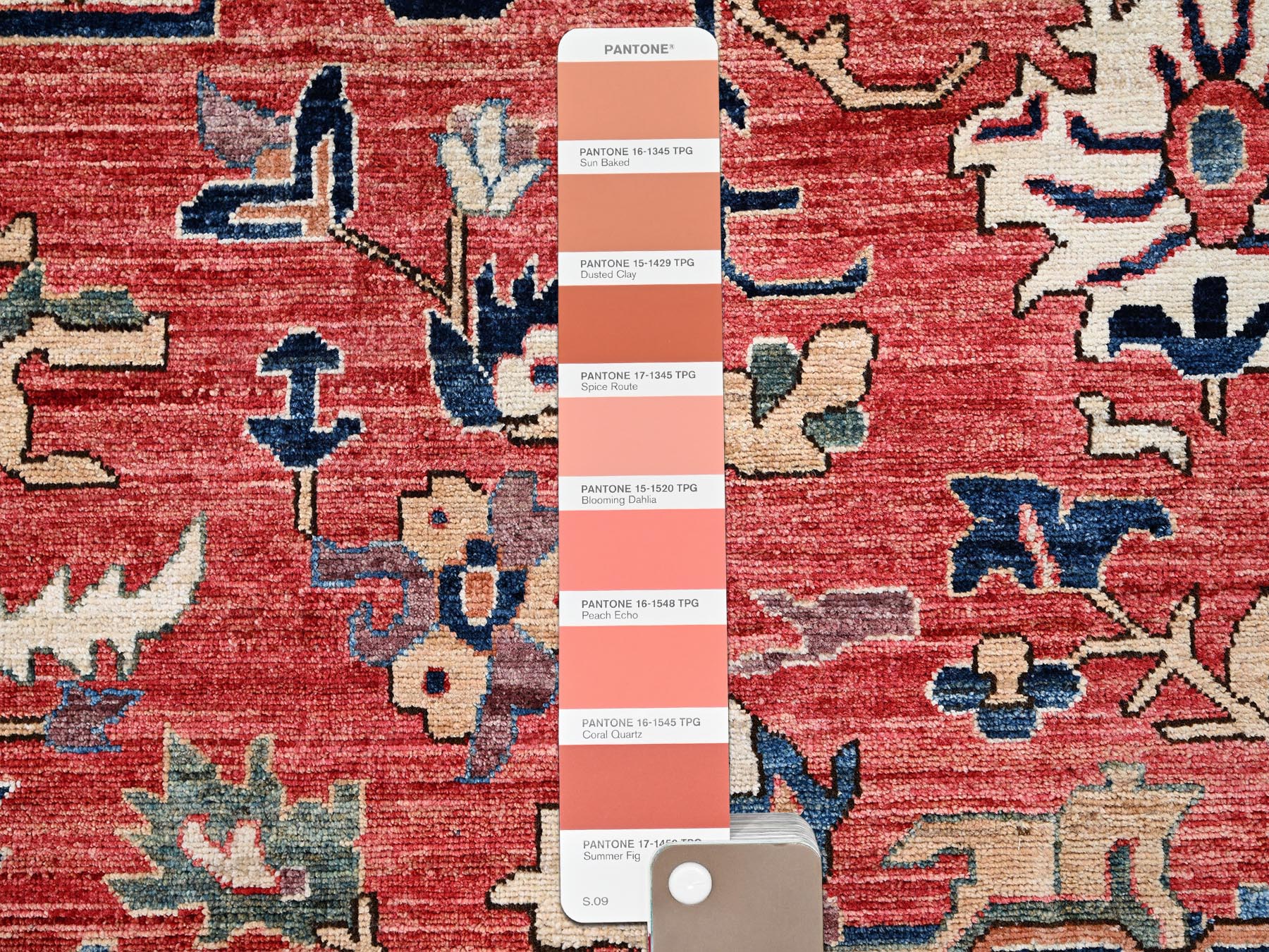 11'10"x17'7" Coral Red, Aryana Collection, Serapi Heriz with Large Medallion Design, Vegetable Dyes, Soft Pile, High Mountain Wool, Hand Knotted, Densely Woven, Oversized, Oriental Rug HR1054 - Image 7