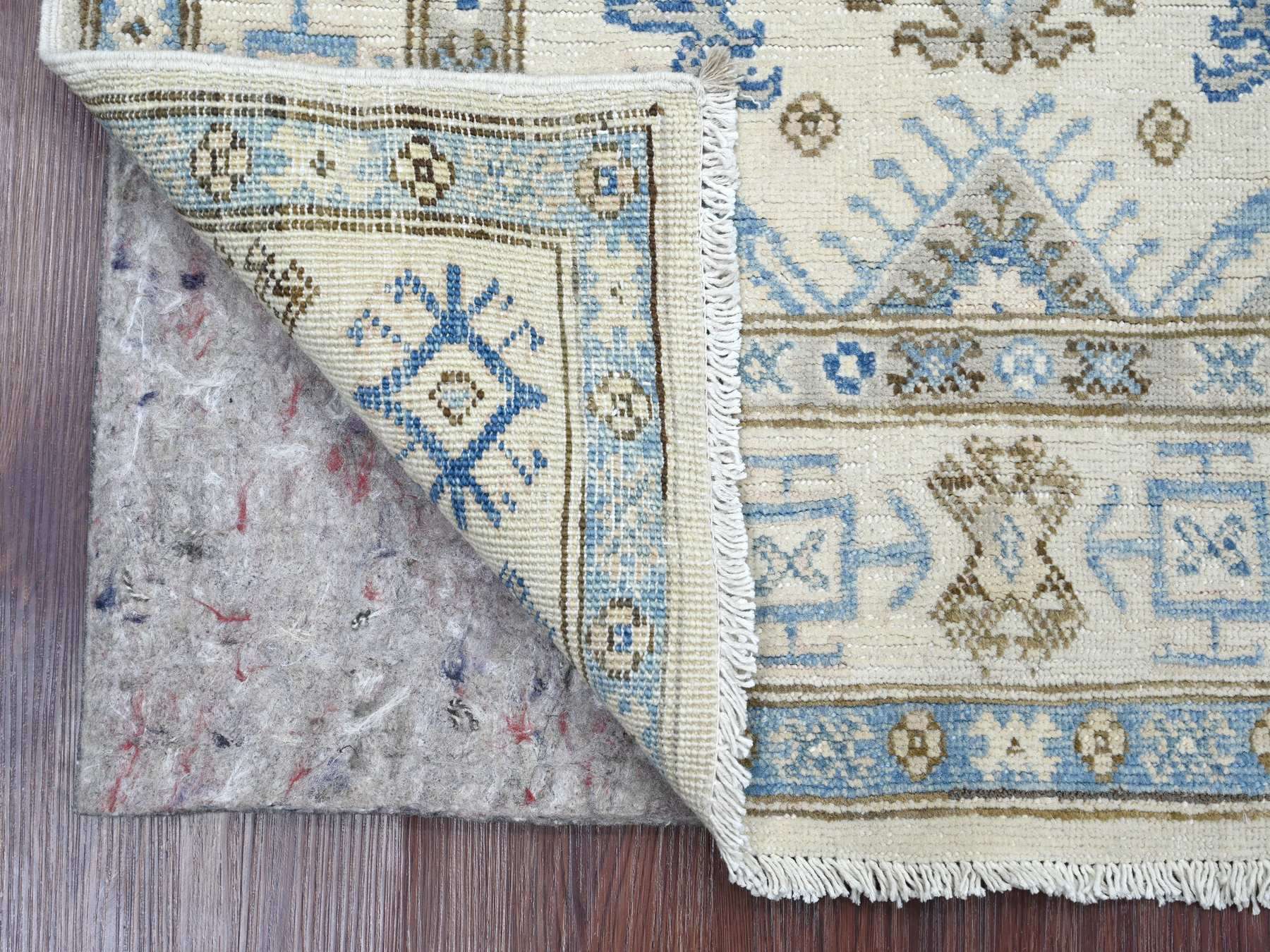 2'10"x4'8" Alabaster White, Vintage Look Kazak with Geometric Medallion, Hand Knotted, 100% Wool, Natural Dyes, Oriental Rug HR21809 - Image 2